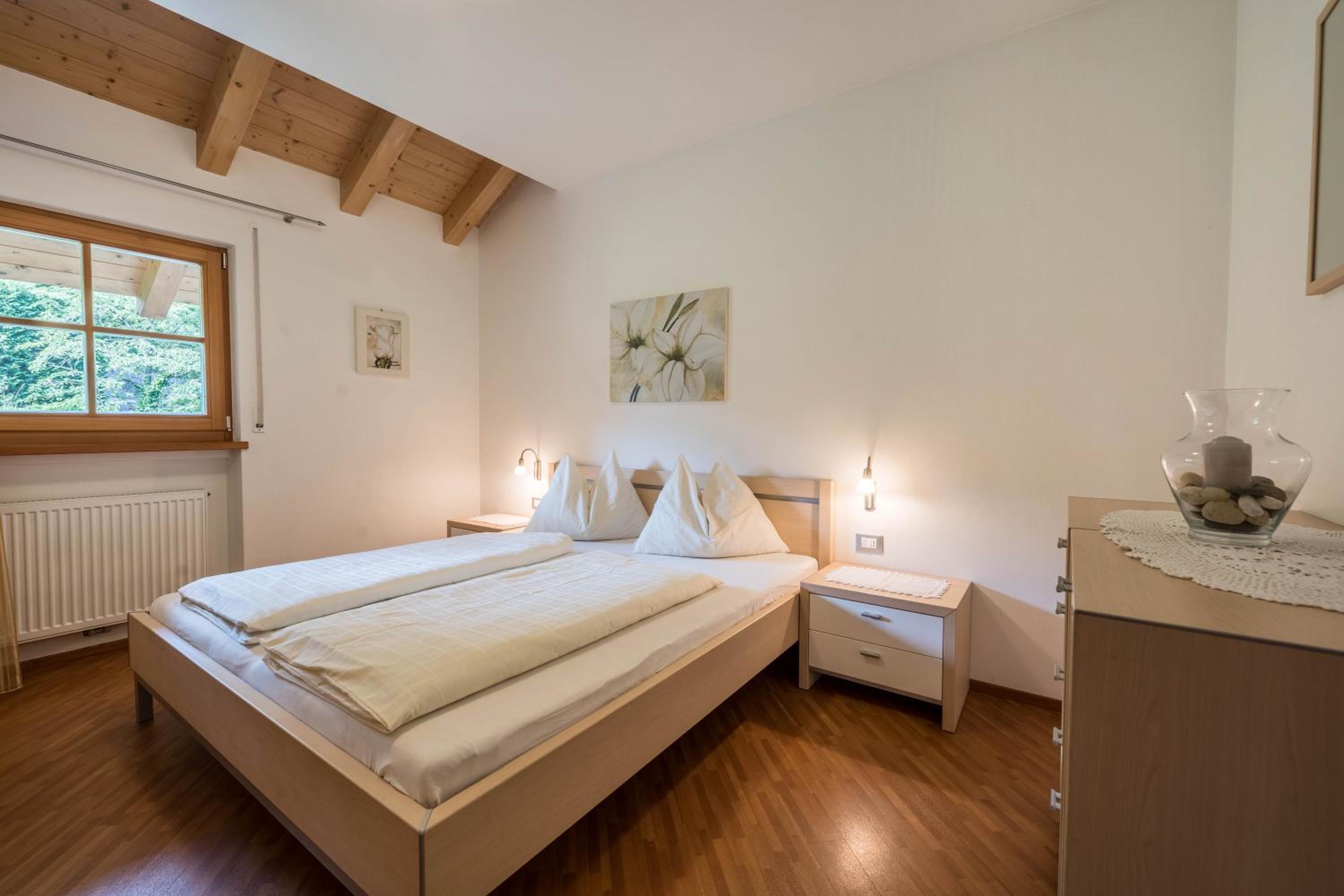 Two-Bedroom Deluxe Apartment with Balcony