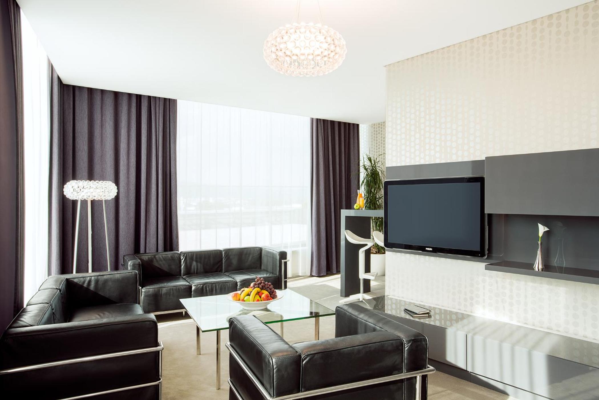 Suite - Photo 6