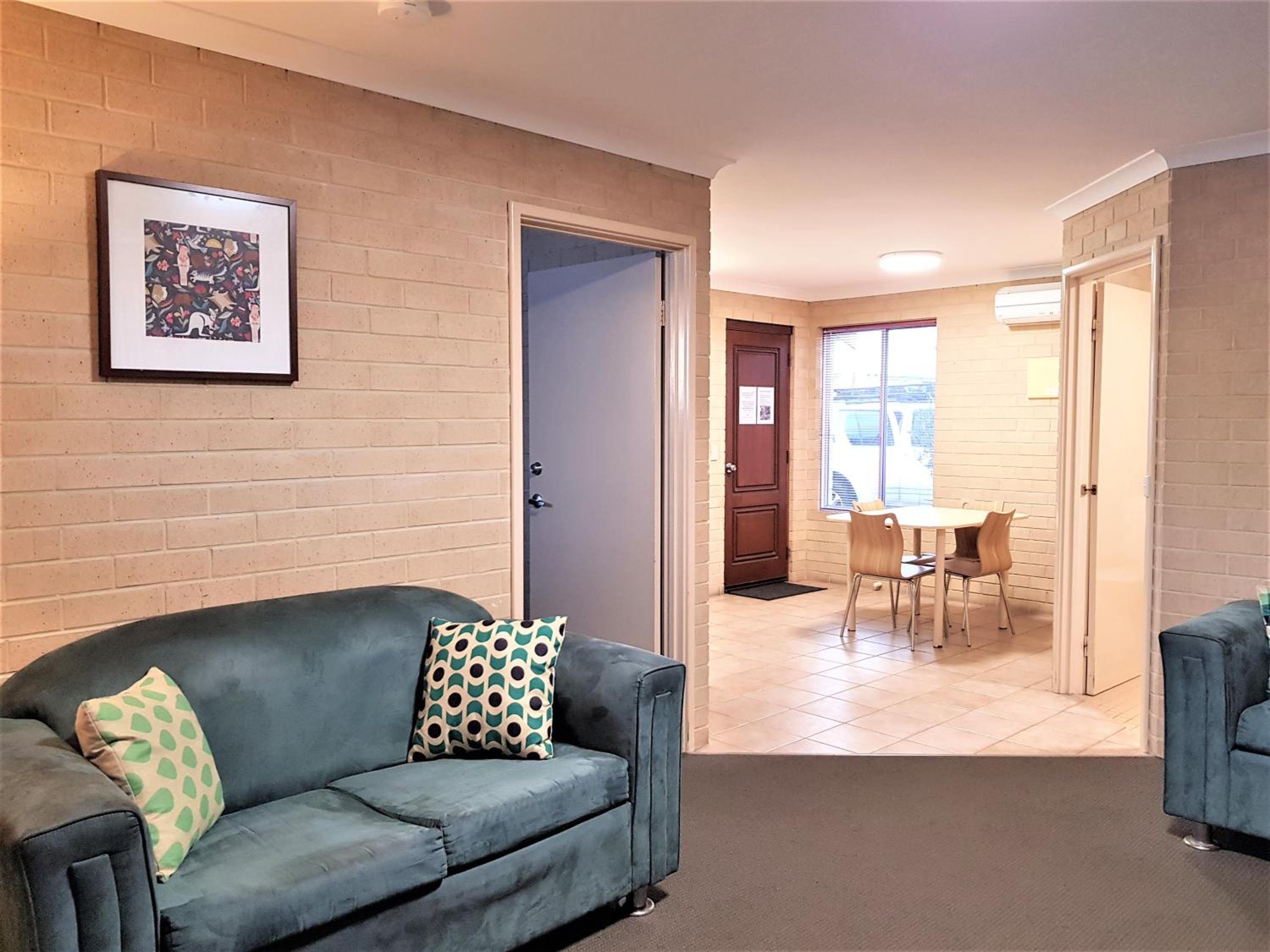 Large Two-Bedroom Apartment photo 3