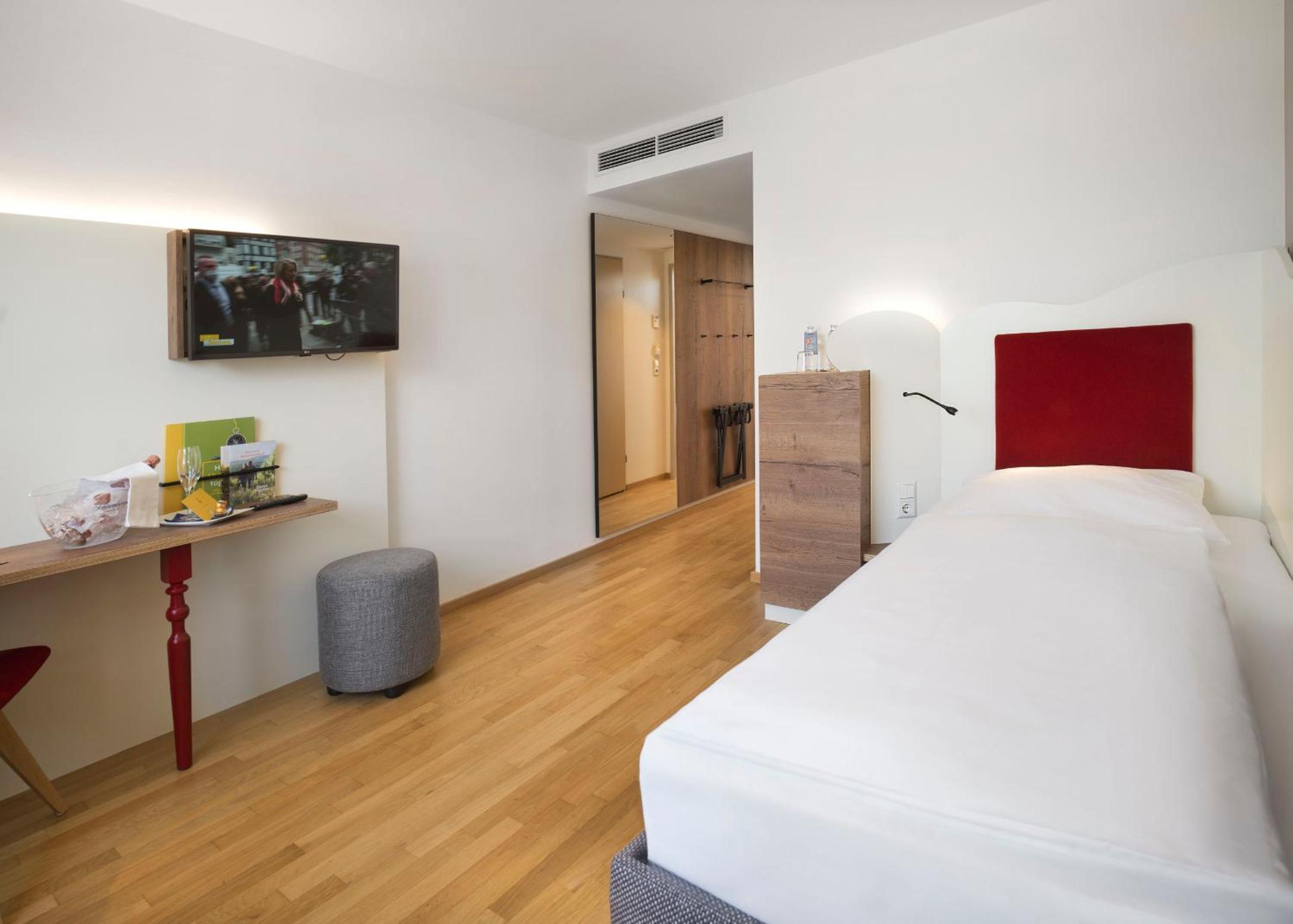 Single Room photo 3