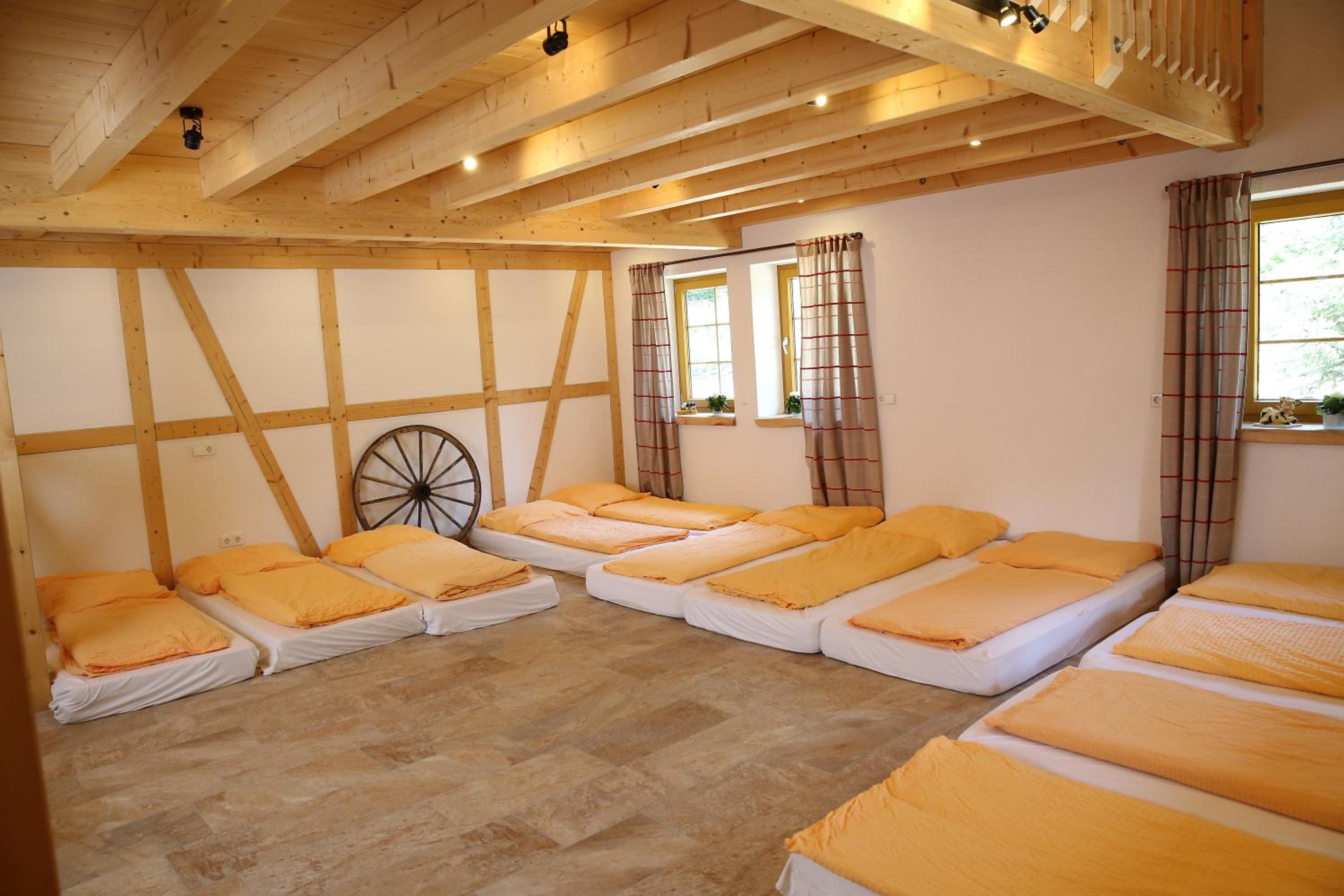 Bed in 10-Bed Mixed Dormitory Room photo 1