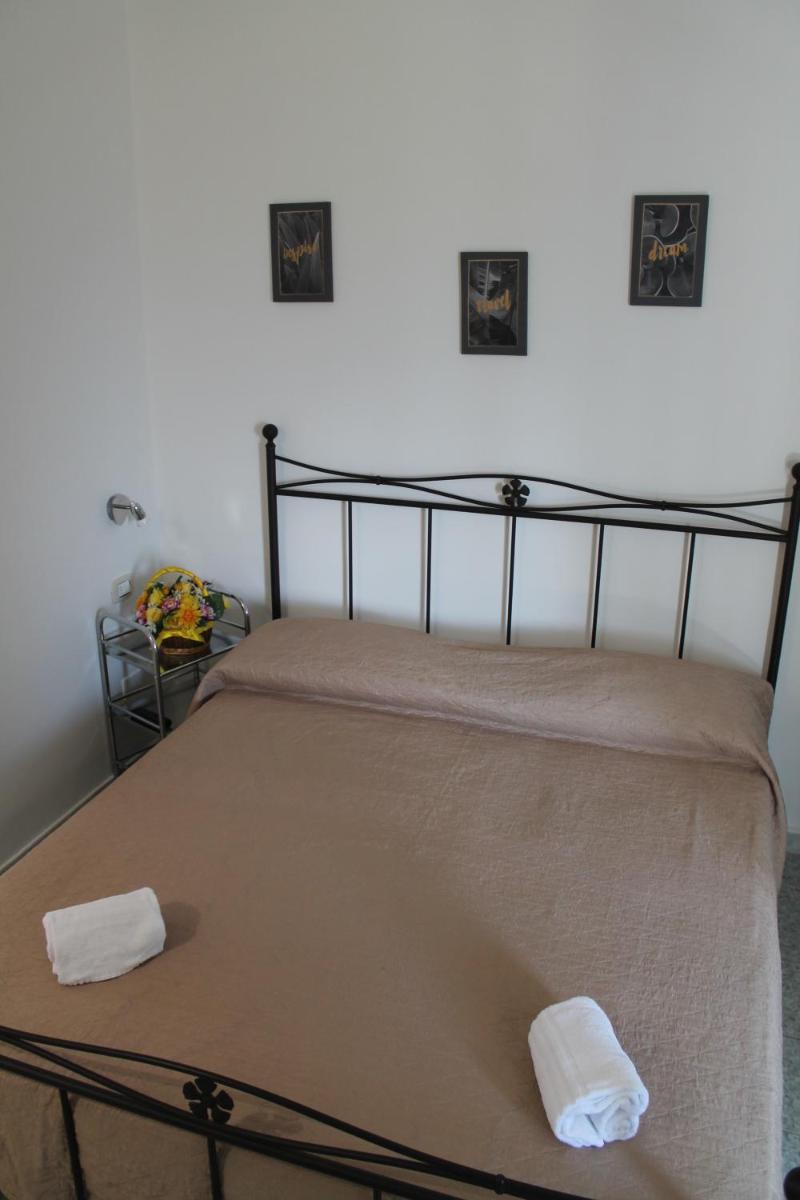 Deluxe Double Room with Balcony photo 1