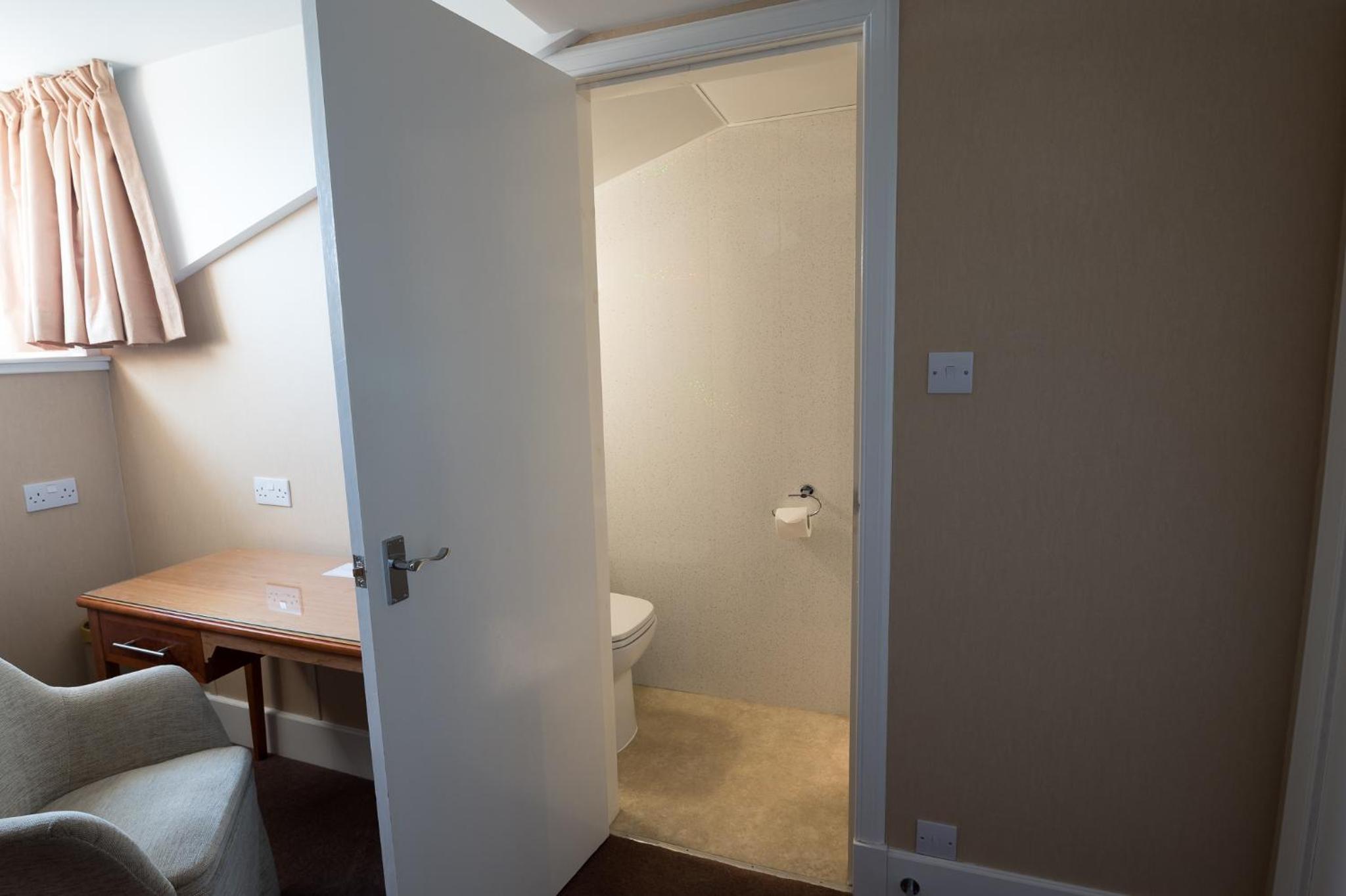 Budget Single Room photo 3