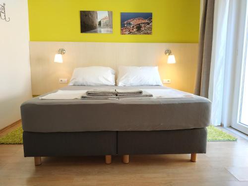 Two-Bedroom Apartment with Terrace photo 2