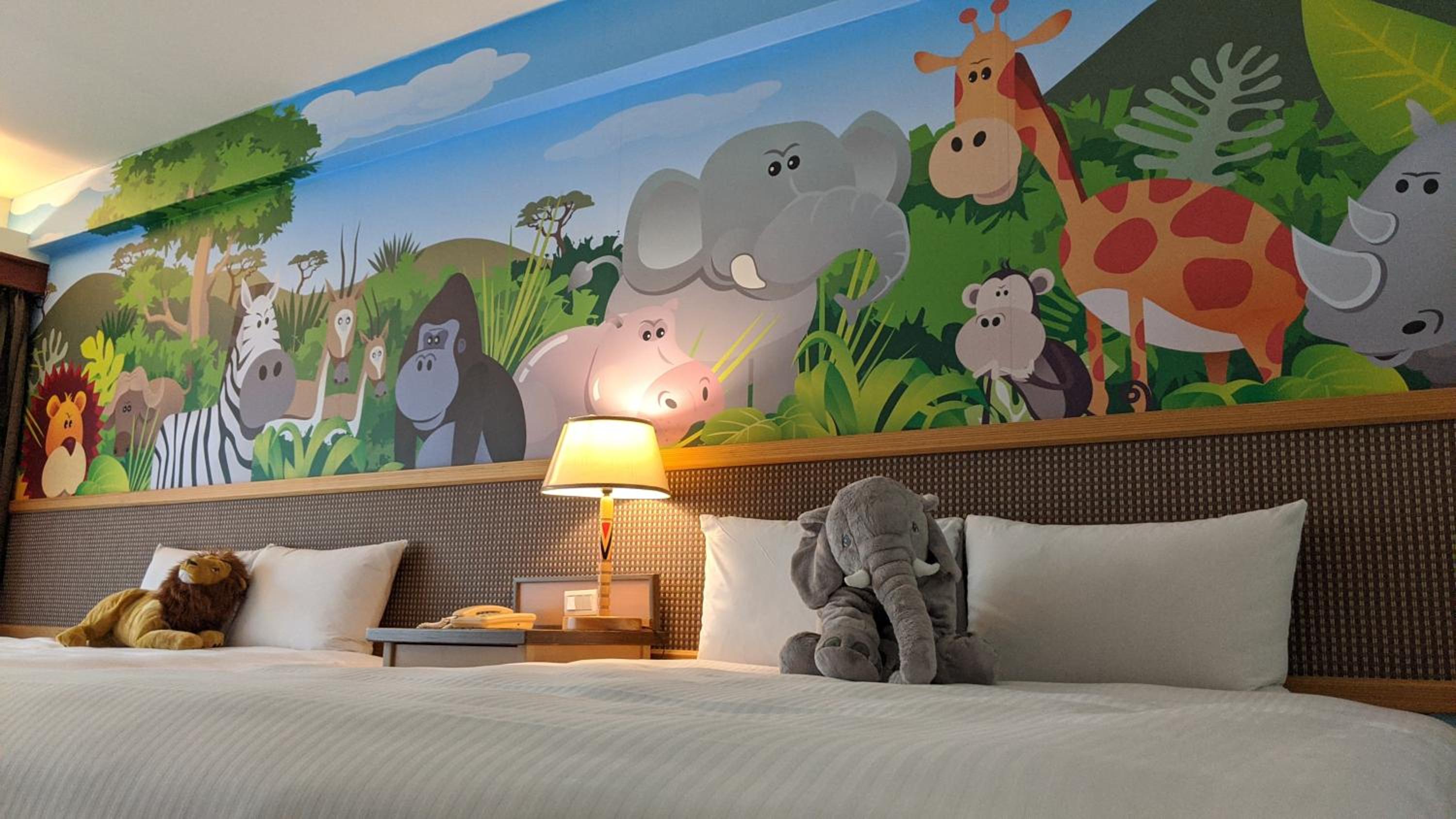 Deluxe Kid-friendly Room