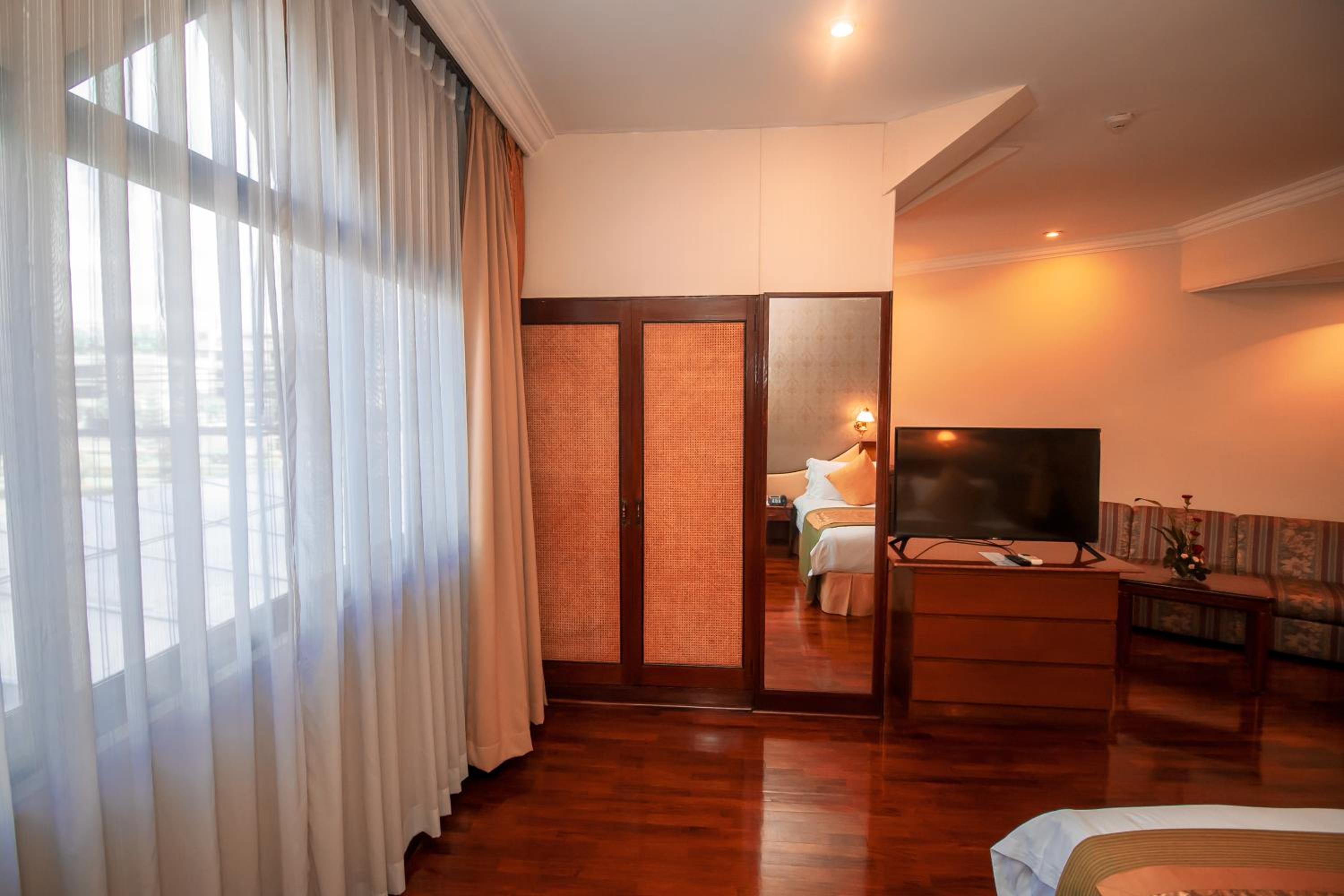 Junior Suite - Photo 11