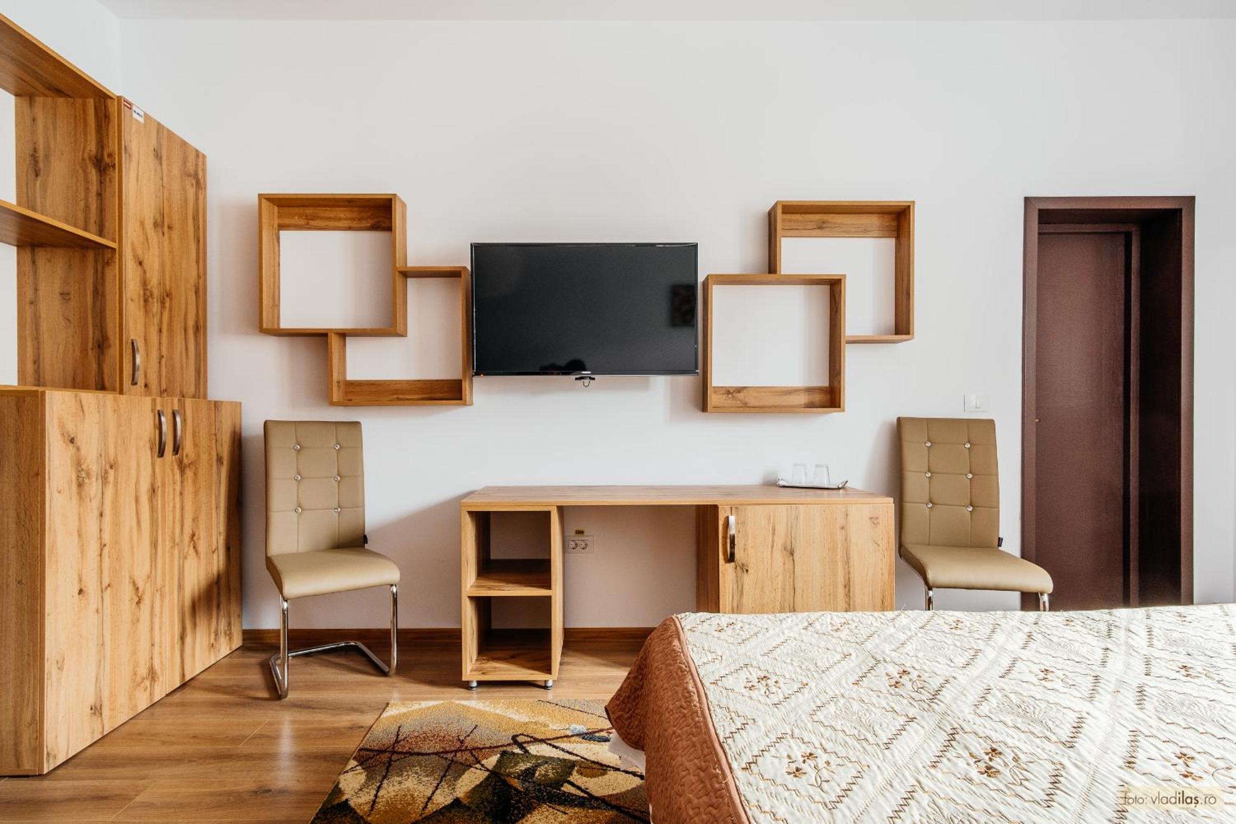 Double Room - Photo 7