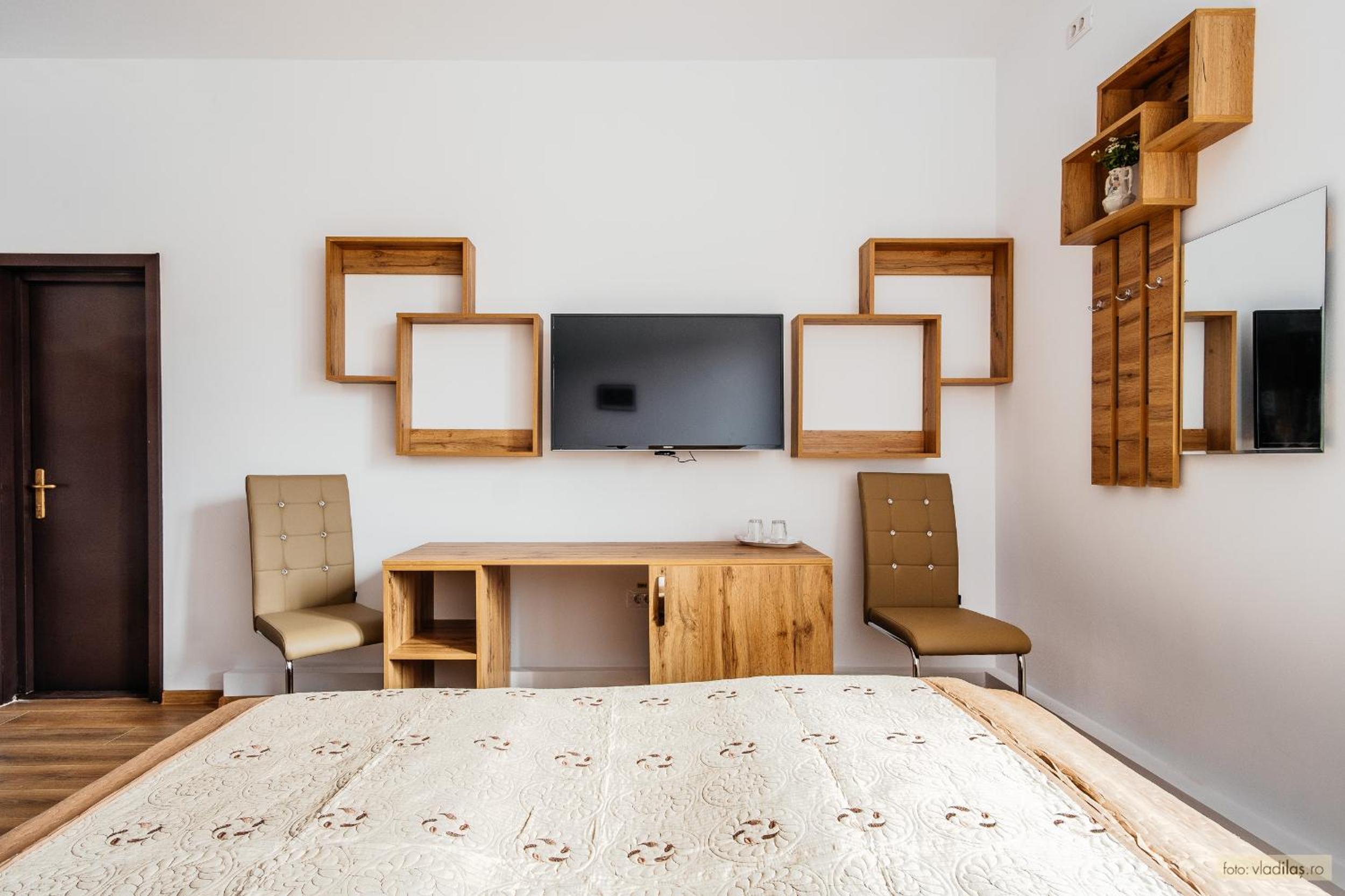 Double Room - Photo 5