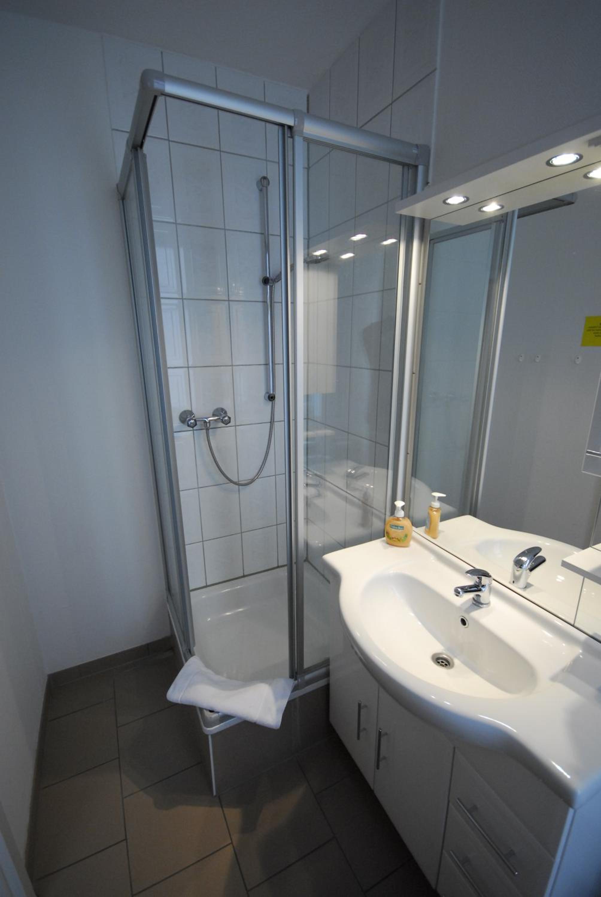 Double Room Type II - Photo 3