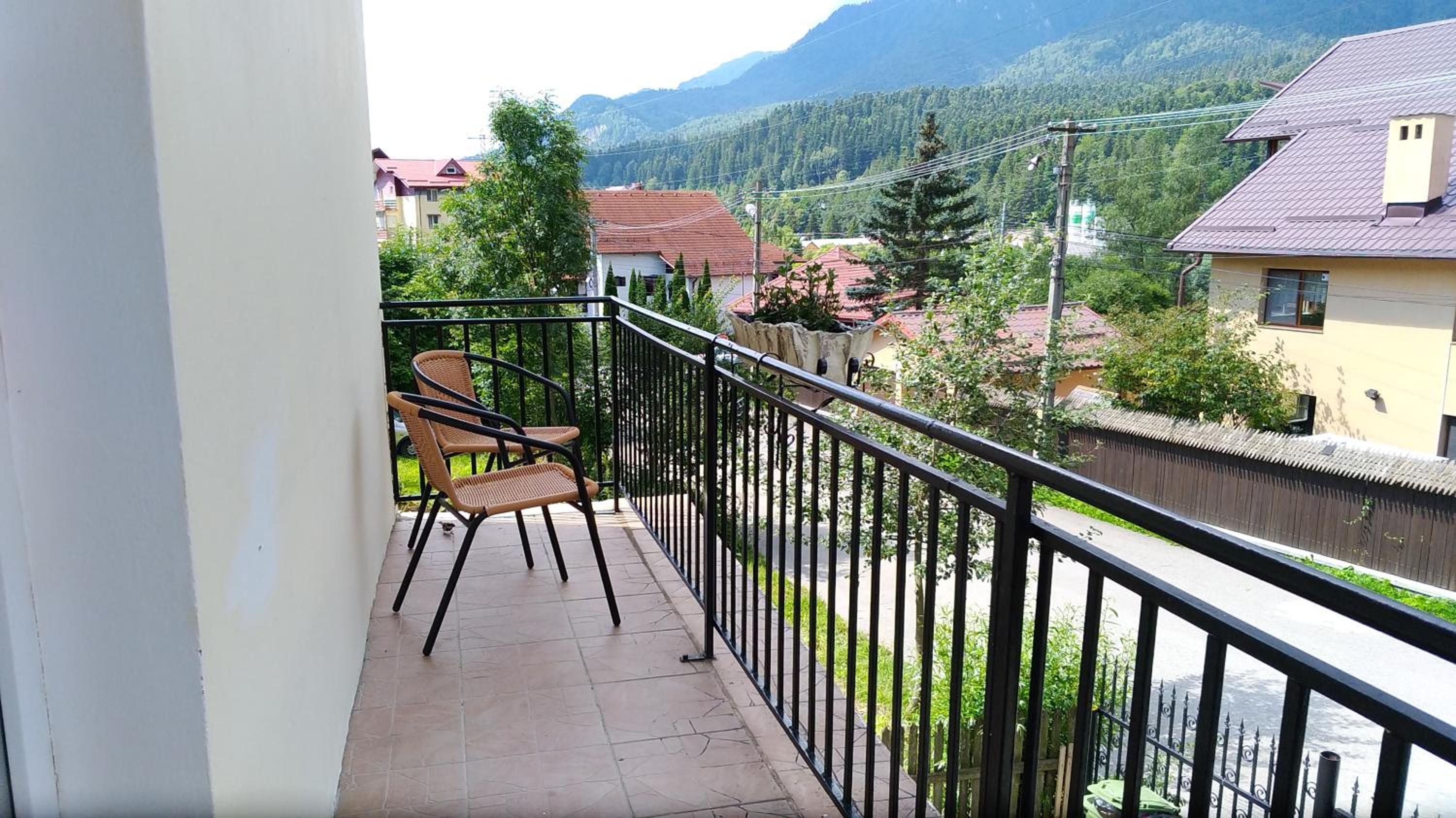 King Room with Balcony - Photo 15