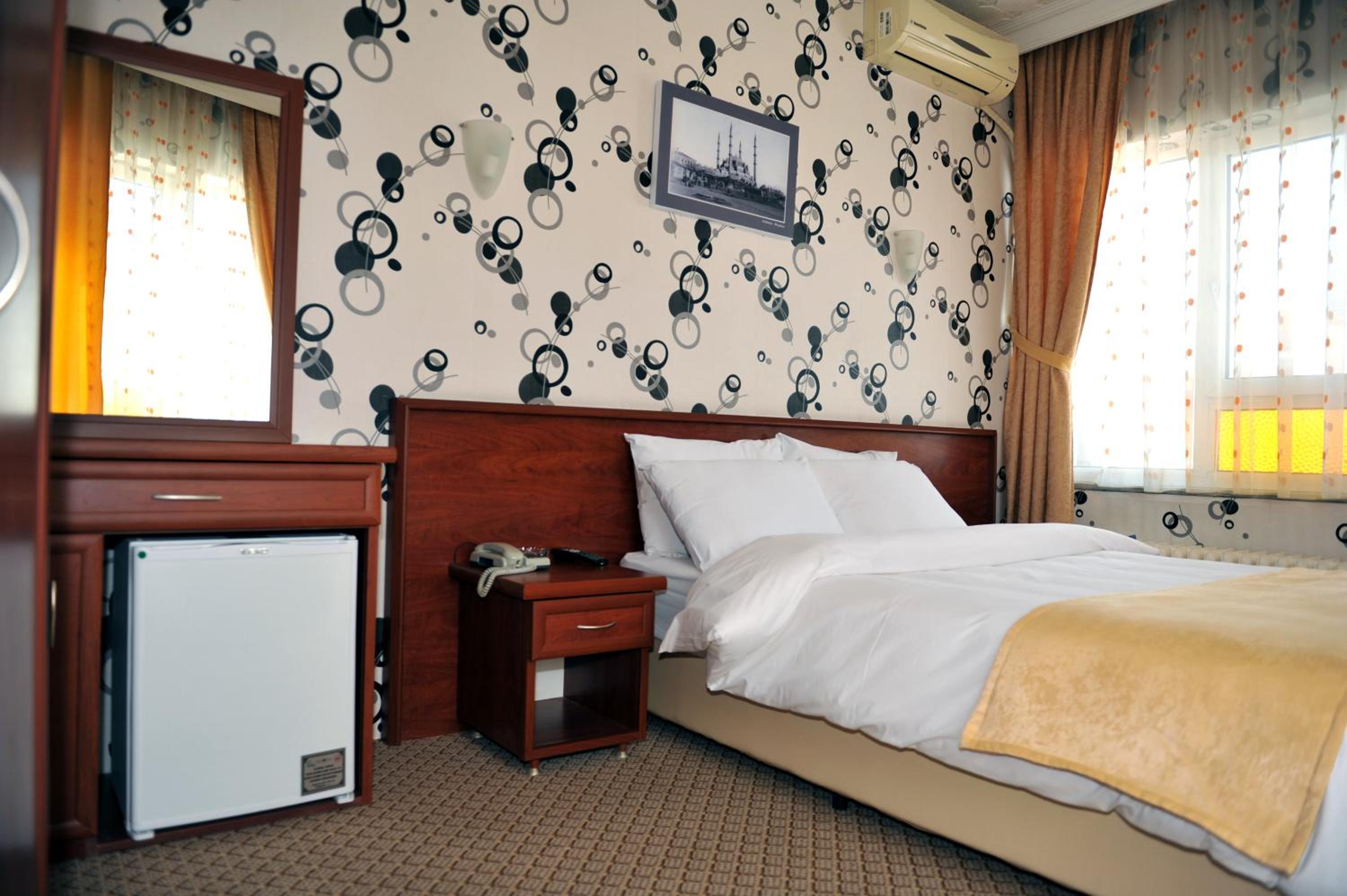 Standard Double or Twin Room - Photo 1