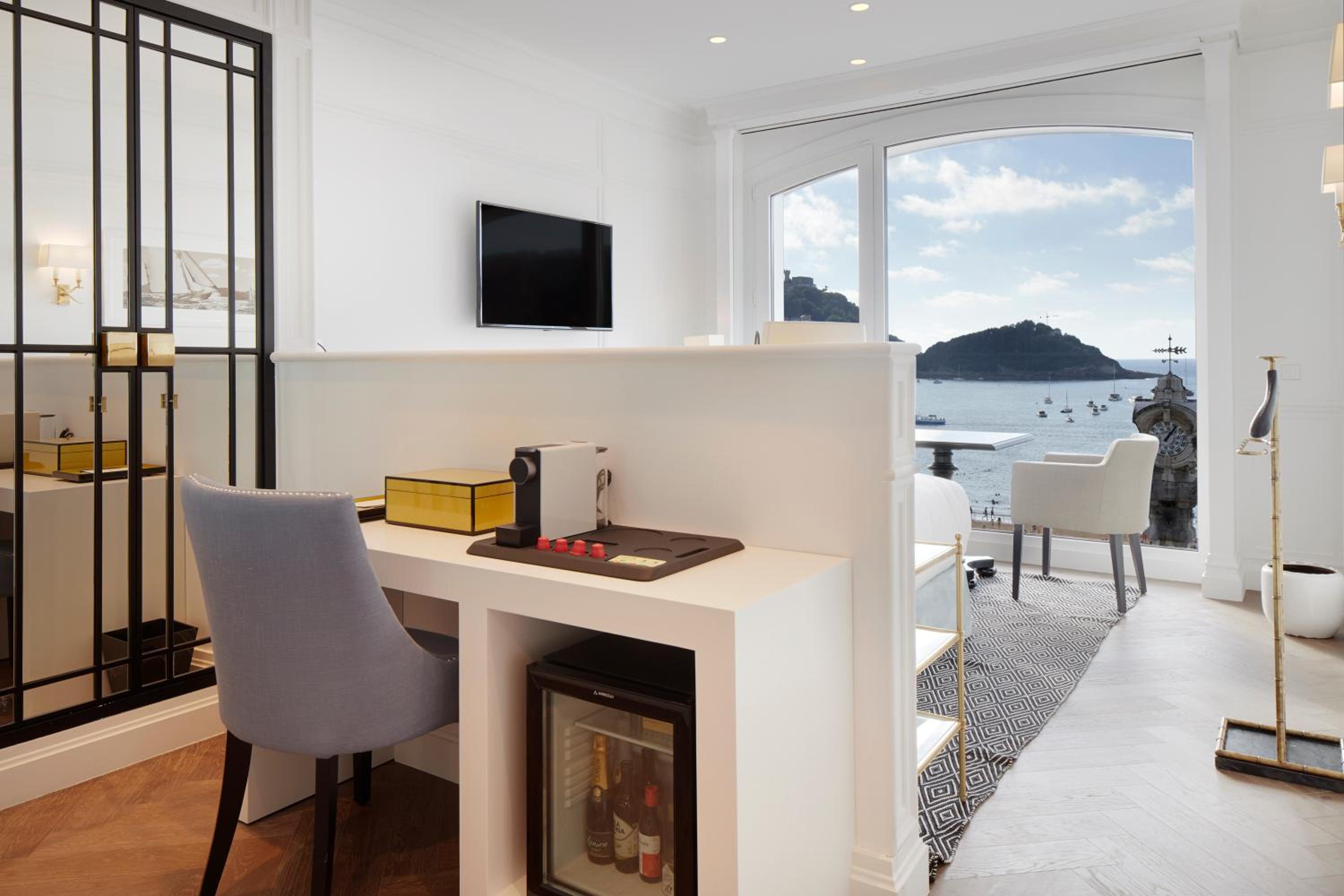 Double Room with Panoramic Sea View - Photo 2