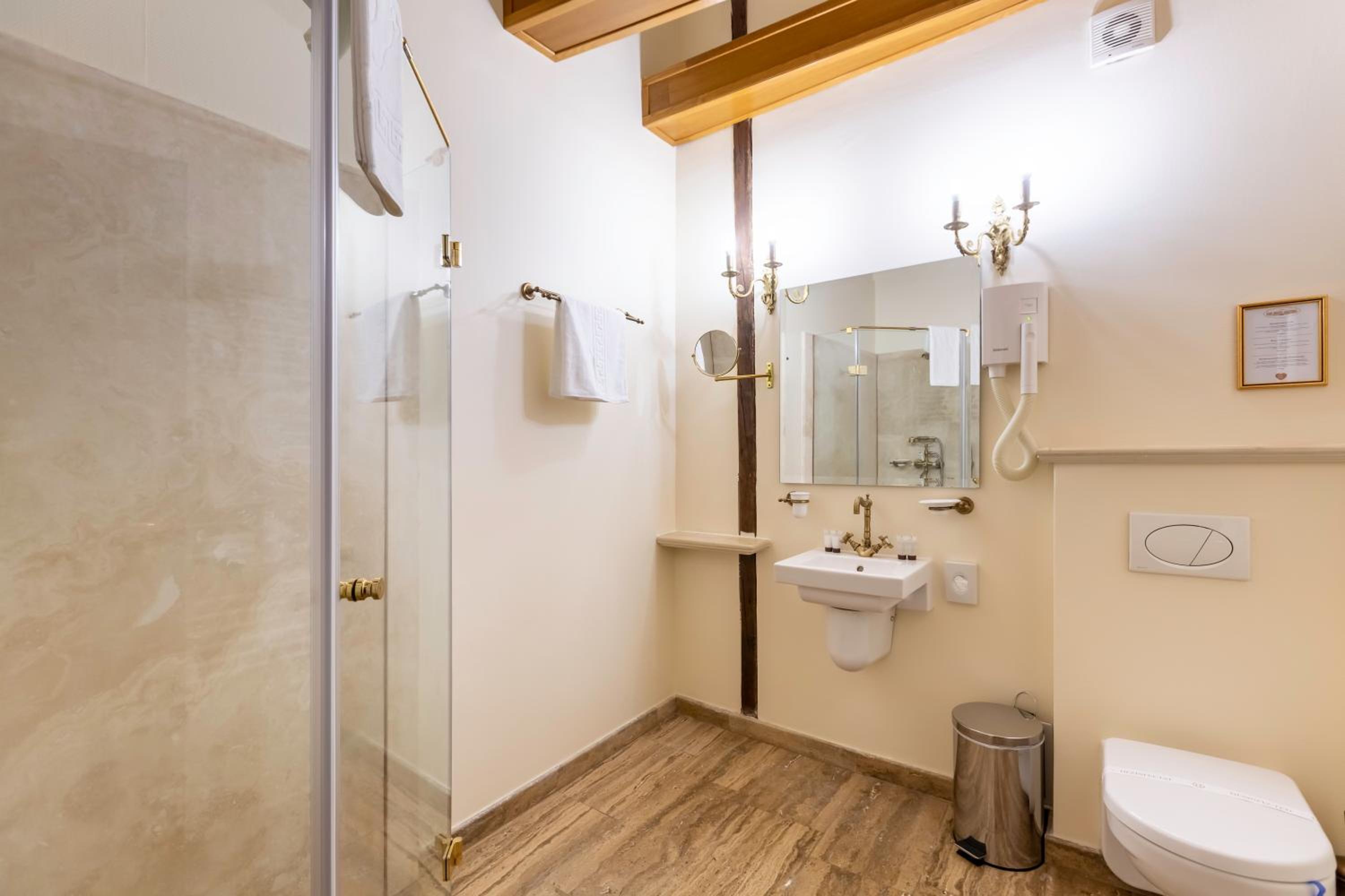 Twin Room - Photo 4