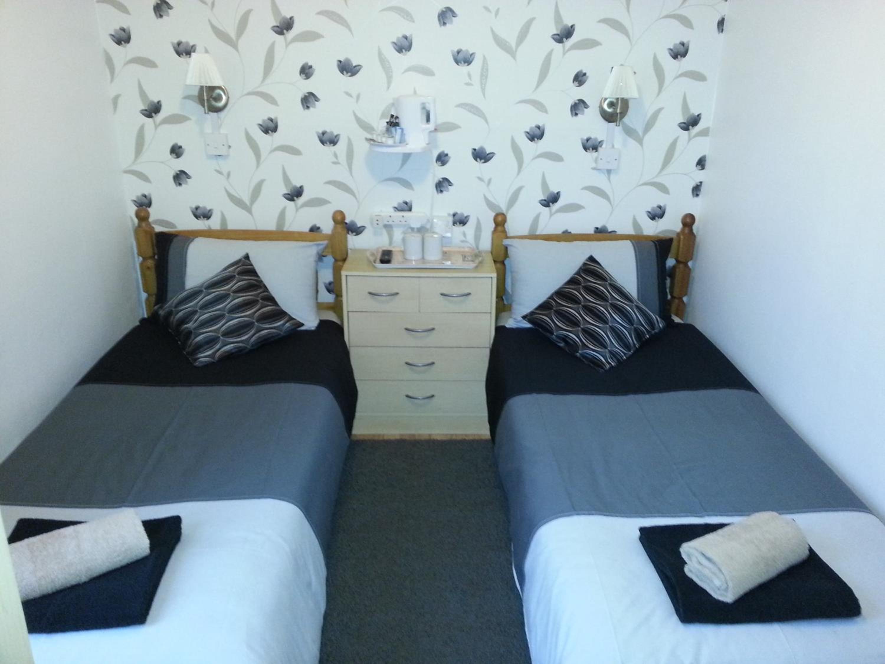 Small Twin Room photo 1