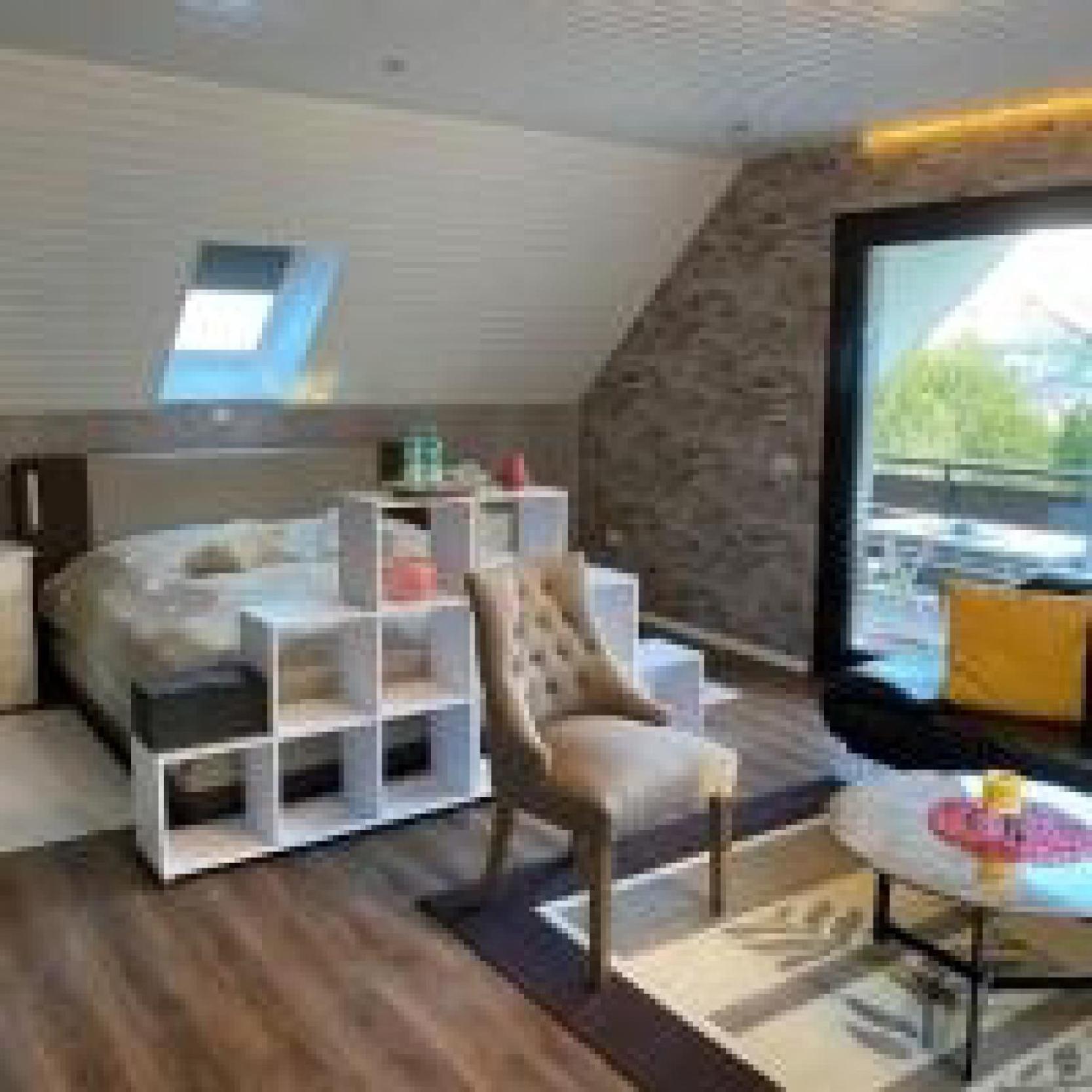 Deluxe Double Room with Balcony - Photo 5