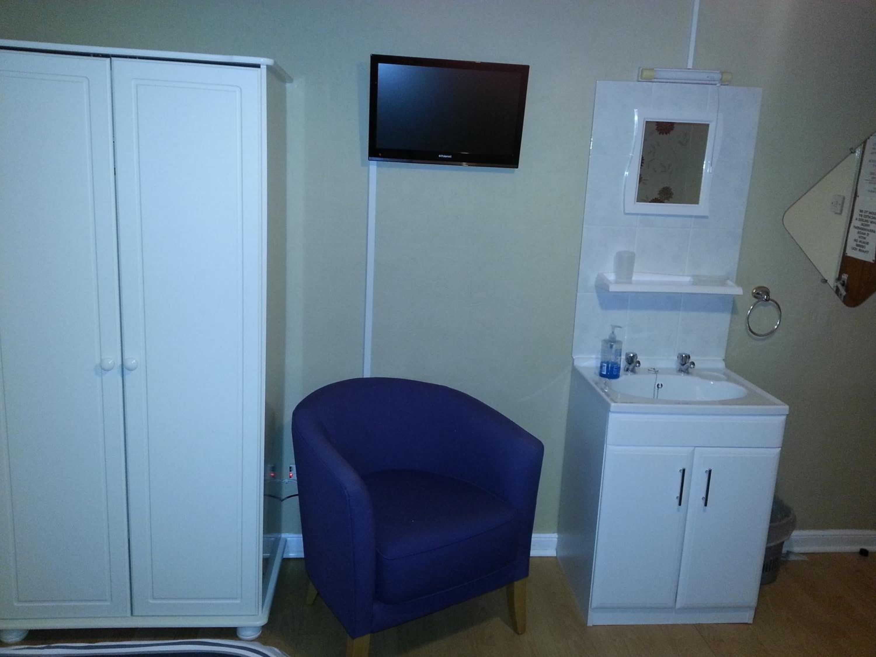 Twin Room with Shared Bathroom photo 1