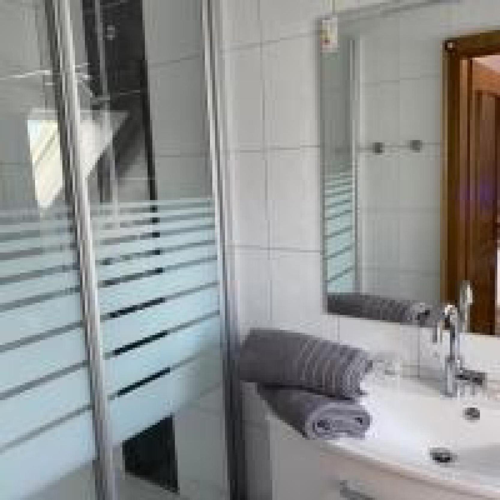 Standard Double Room - Photo 5