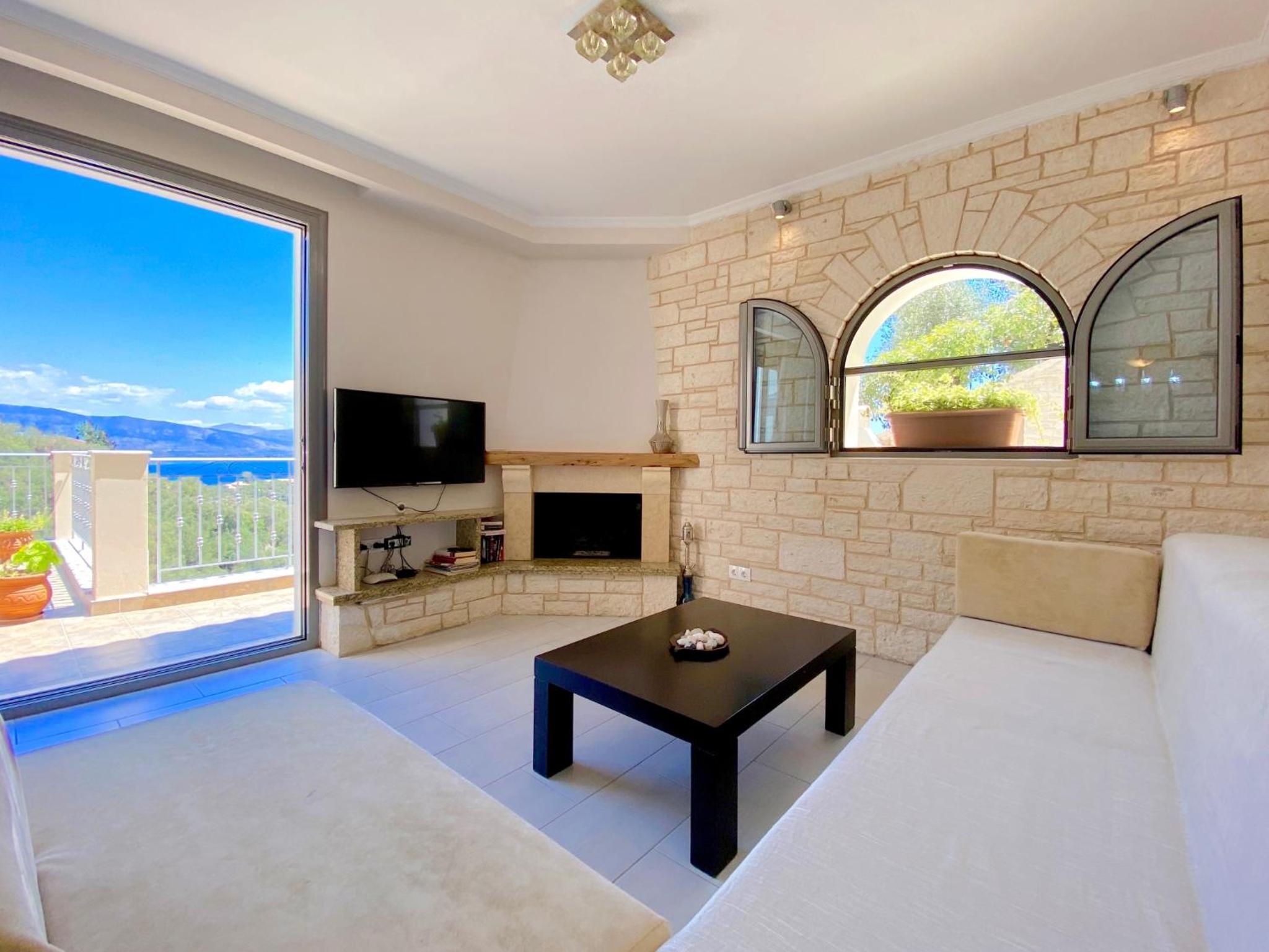 Three-Bedroom Villa photo 1