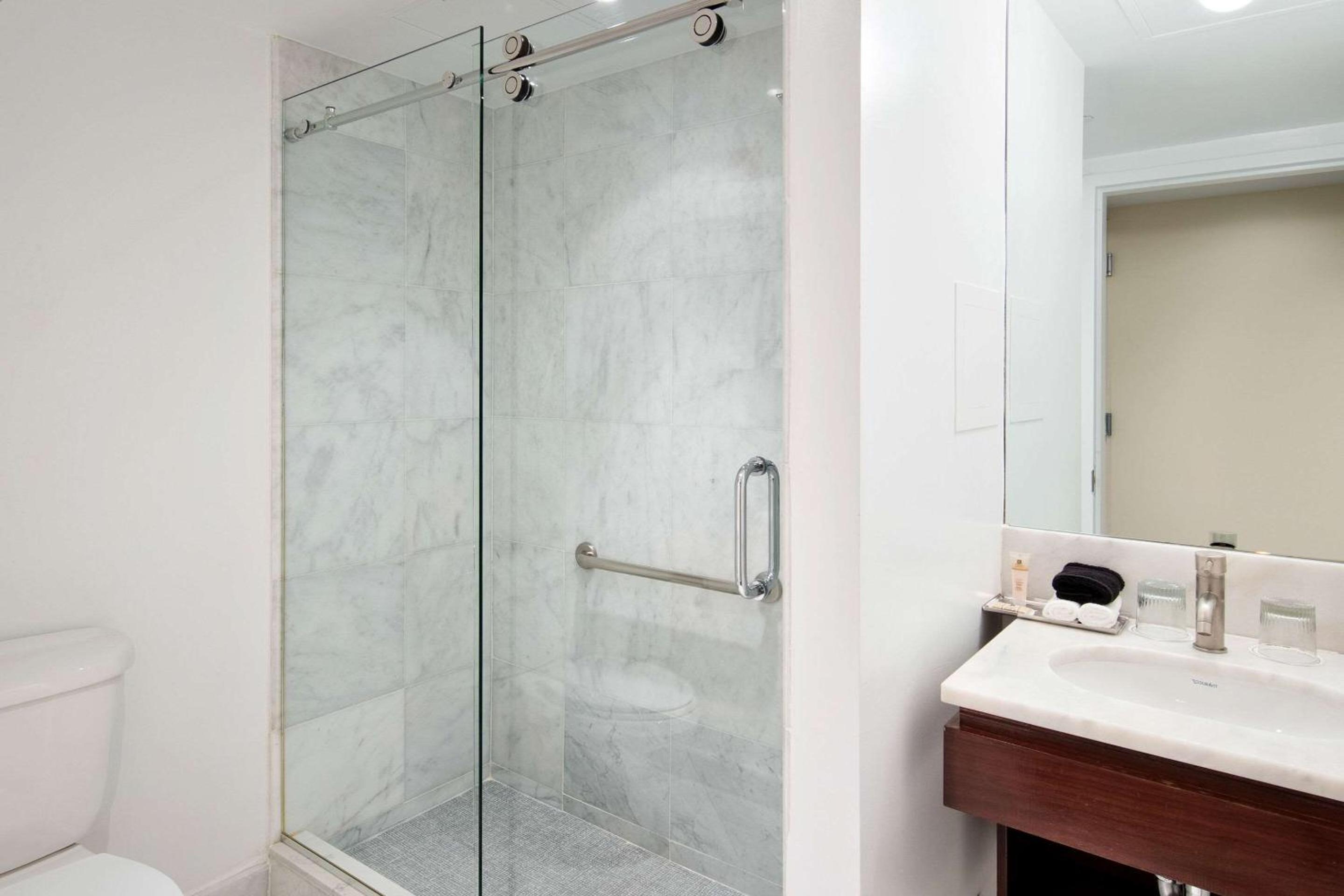 Deluxe Junior Suite - Accessible
