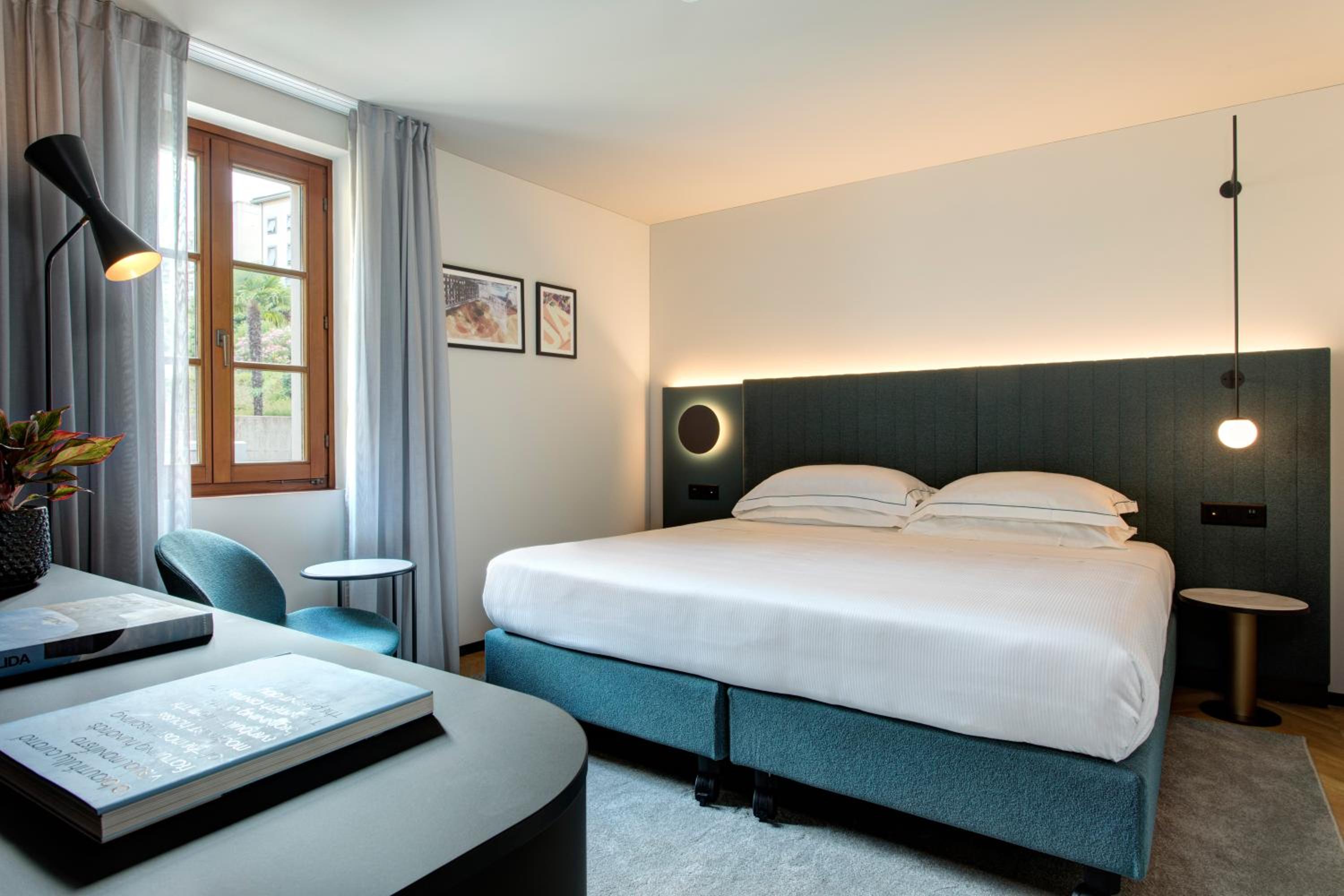 Double or Twin Room Plus with Air Conditioning - Photo 12