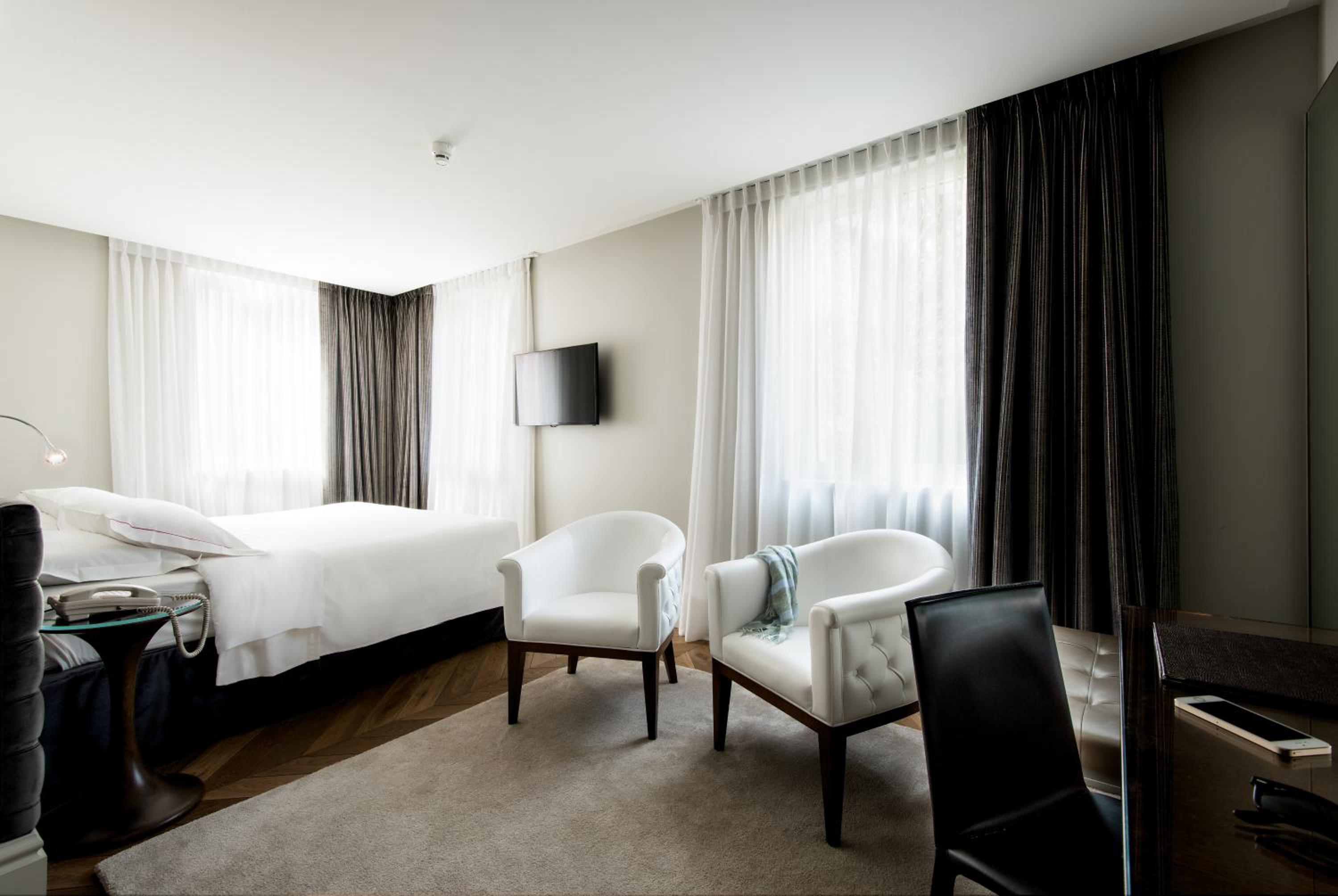 Premium Double or Twin Room with Air Conditioning - Photo 4