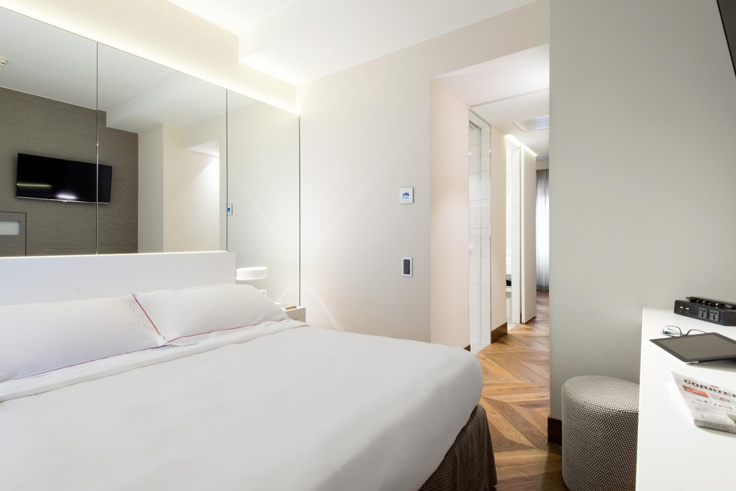 Suite with Air Conditioning - Photo 5