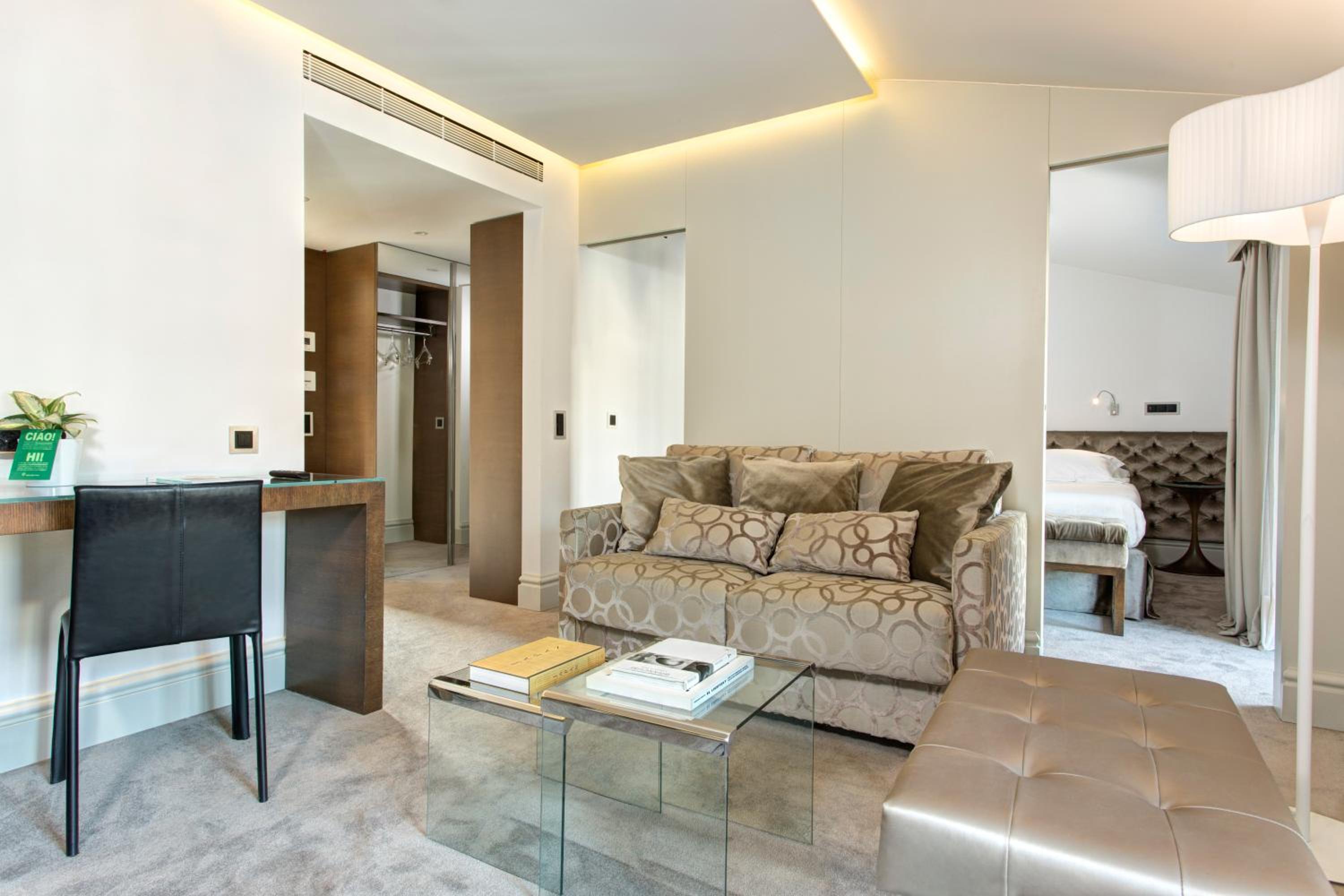 Suite with Air Conditioning - Photo 9