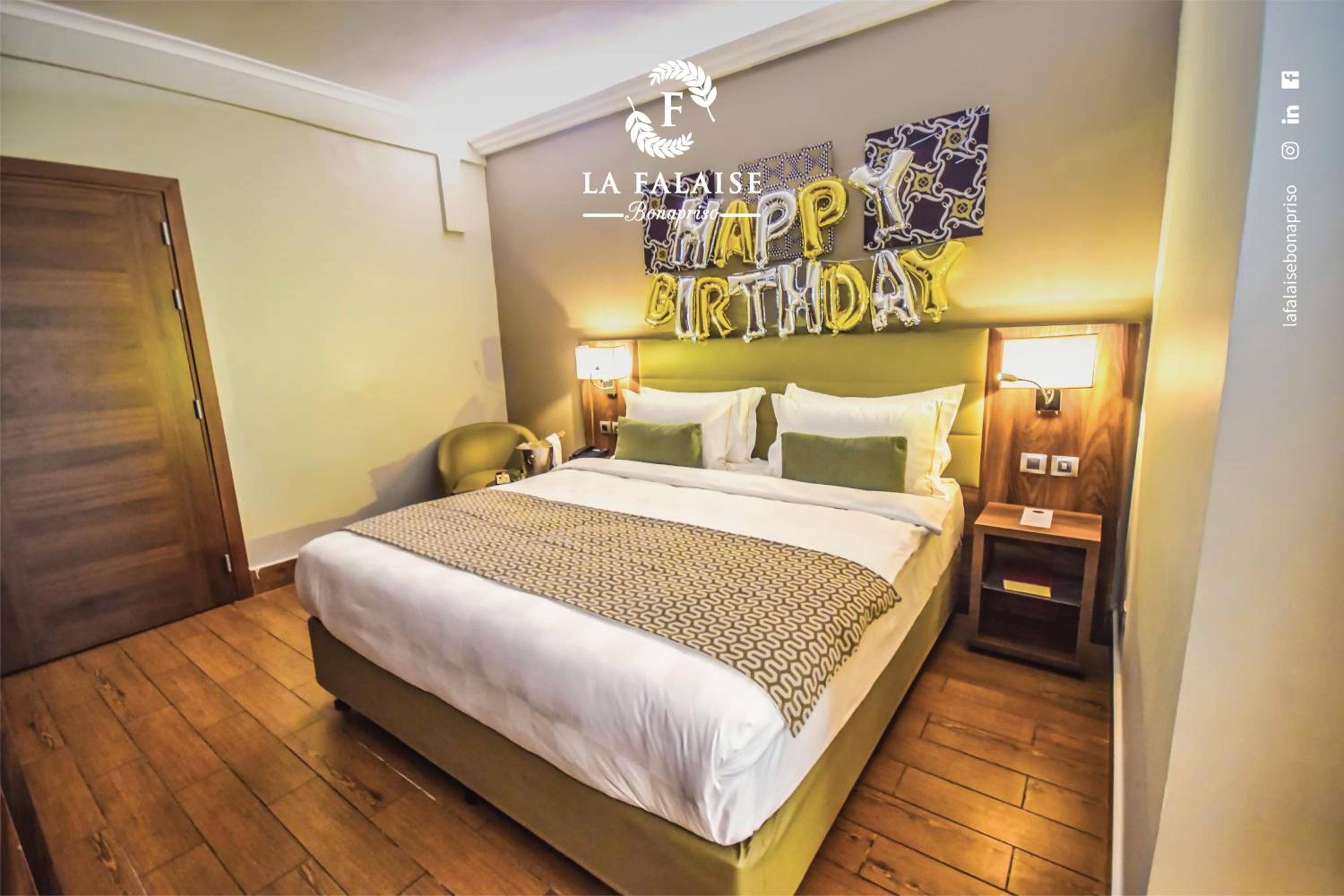 Deluxe King Room