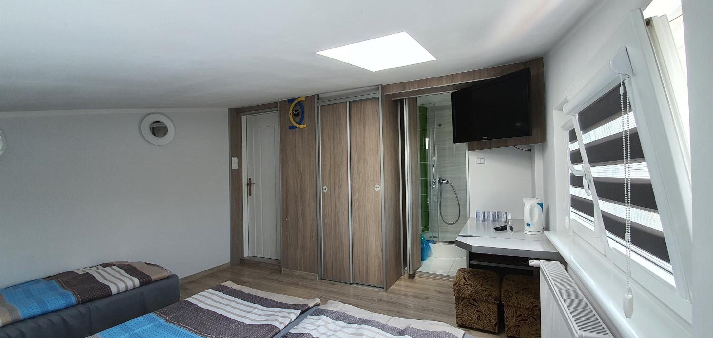 Triple Room with Private Bathroom photo 2