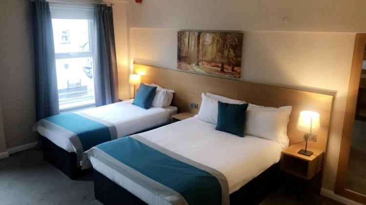 Double or Twin Room with Private Bathroom photo 3