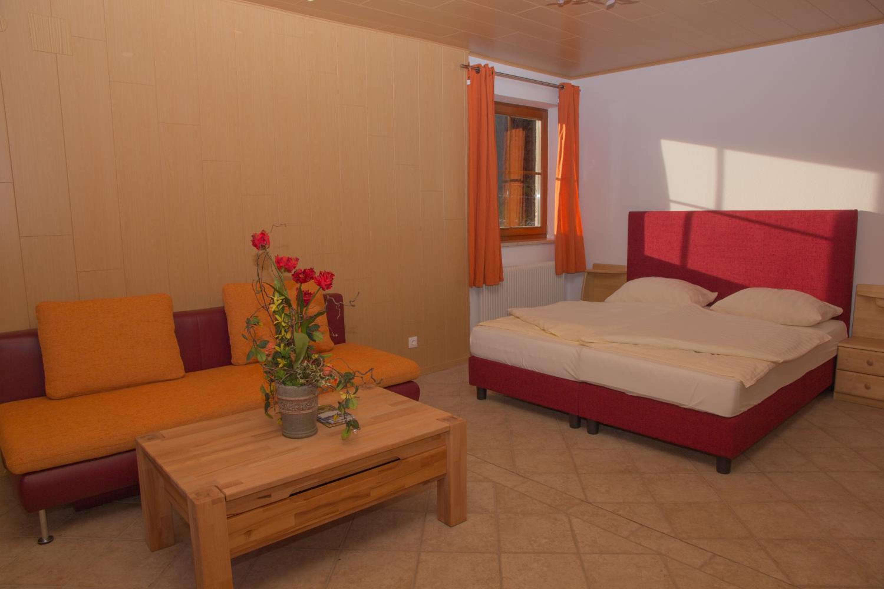 Comfort Family Room - Photo 3