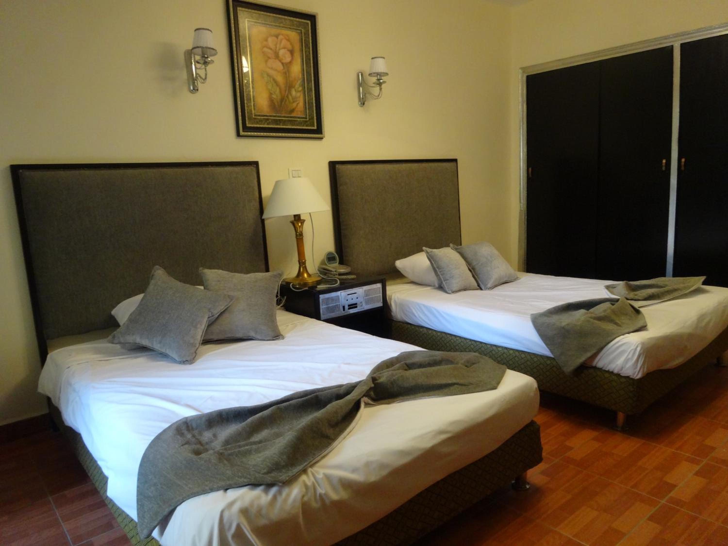 Standard Double or Twin Room - Photo 14