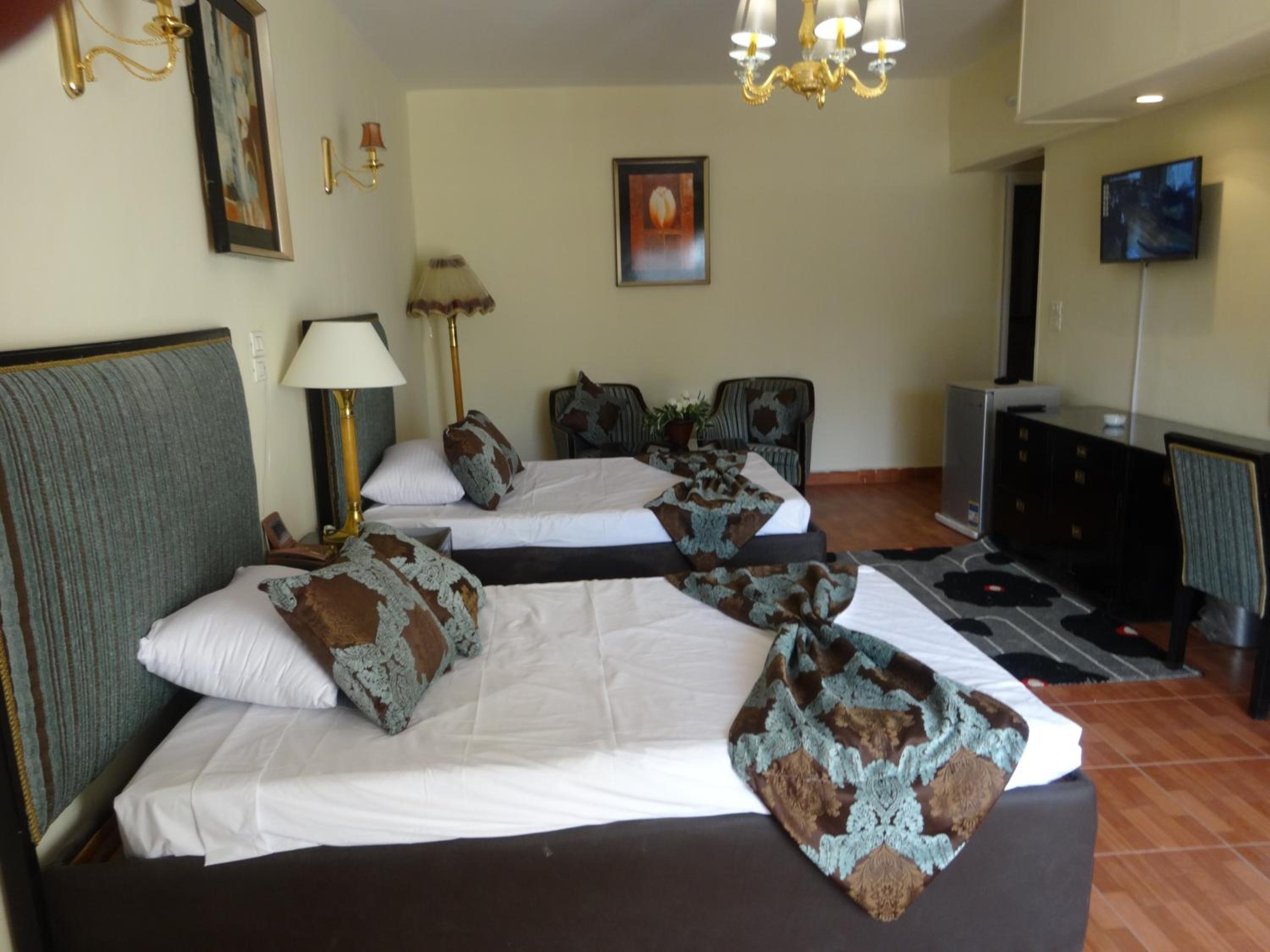 Standard Double or Twin Room - Photo 31
