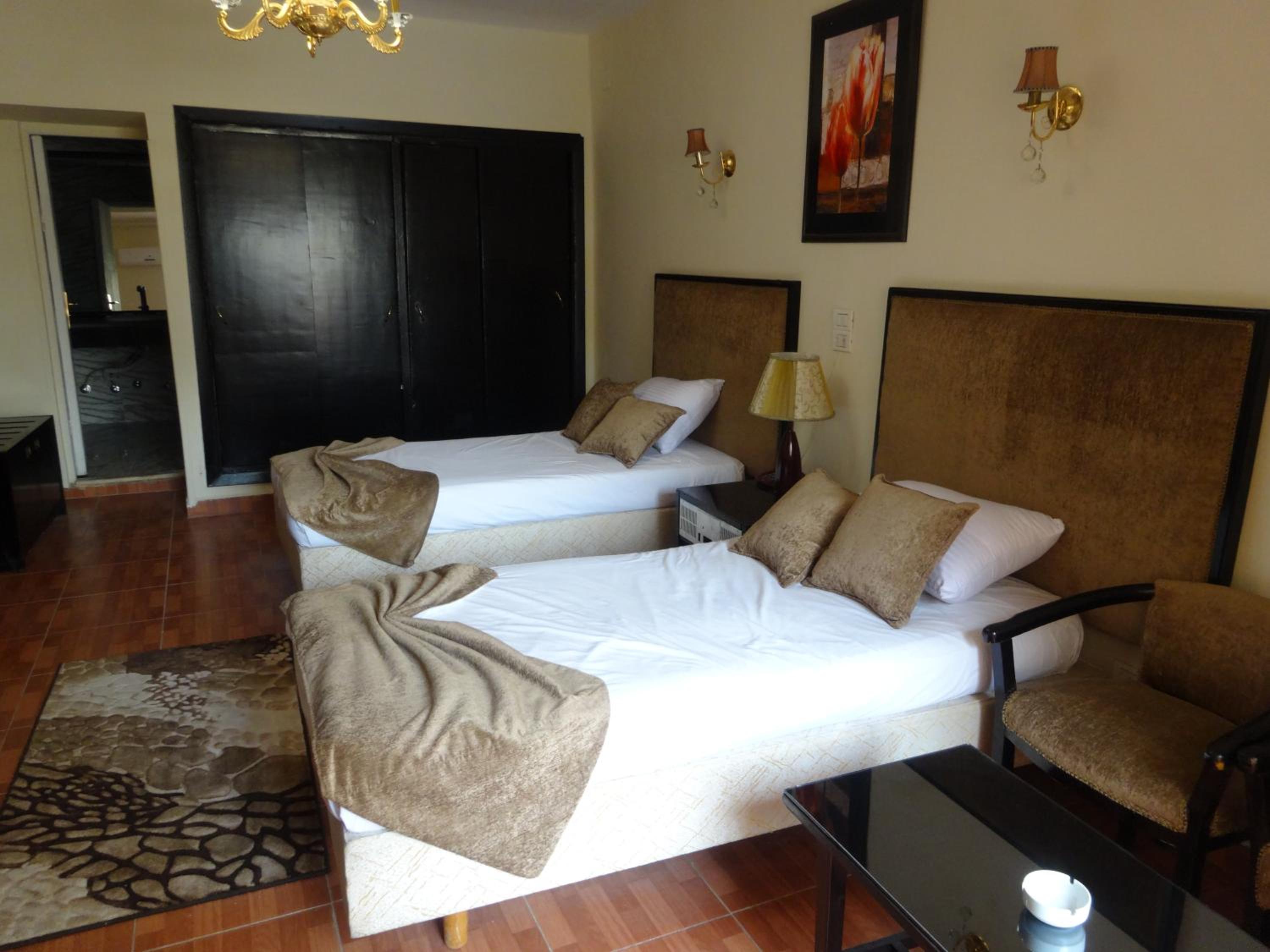 Standard Double or Twin Room - Photo 45