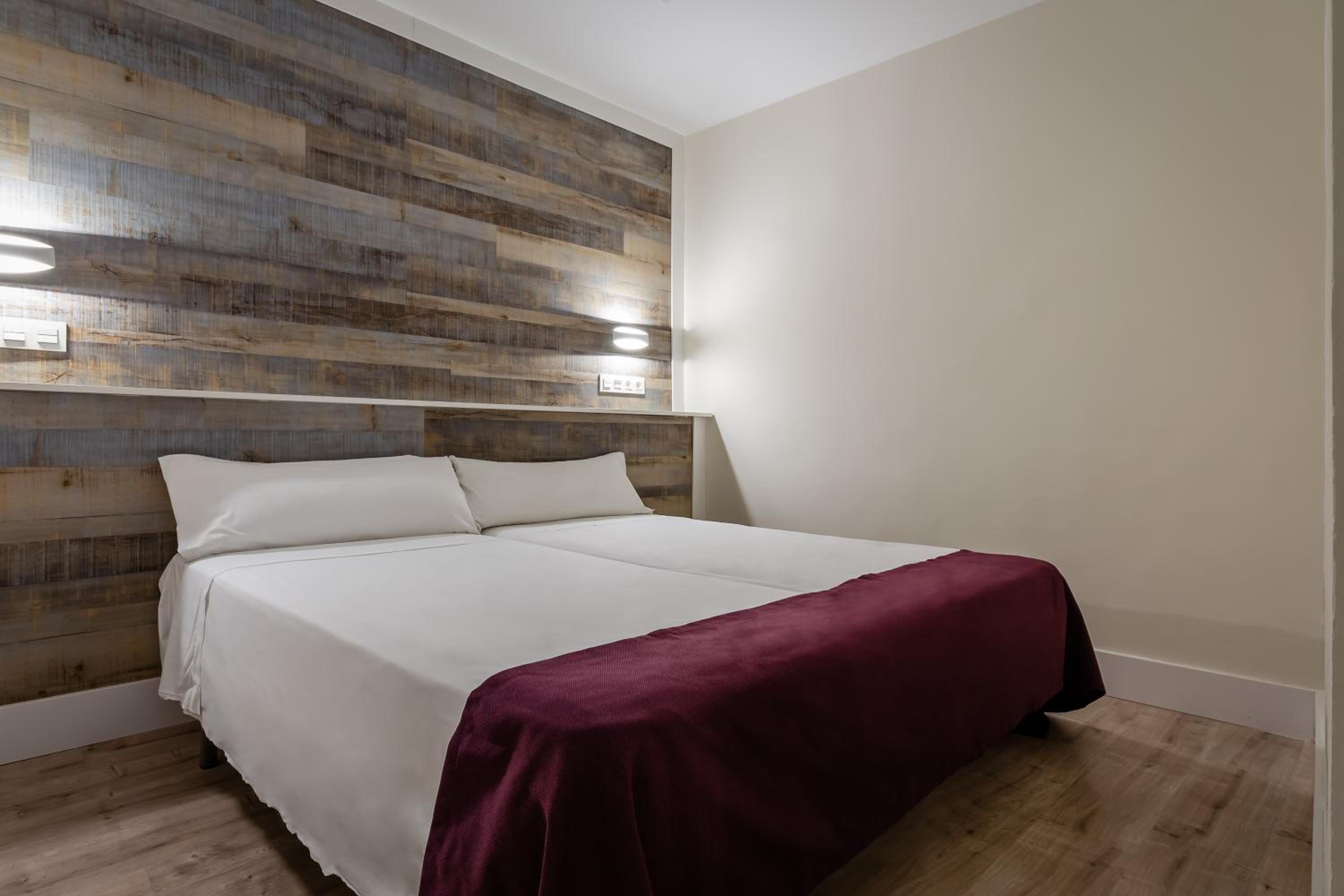 Double or Twin Room - Photo 19