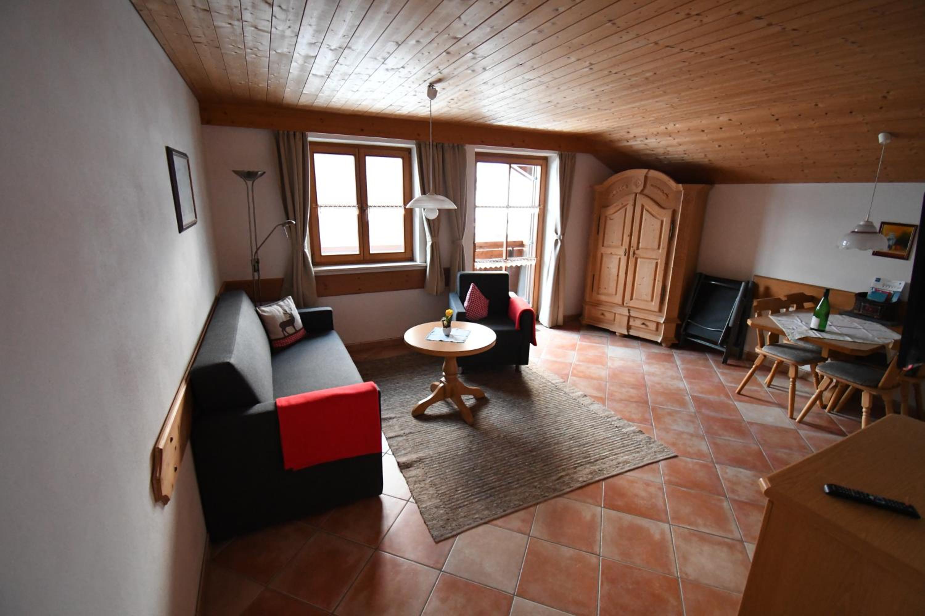 Apartment with Mountain View photo 2