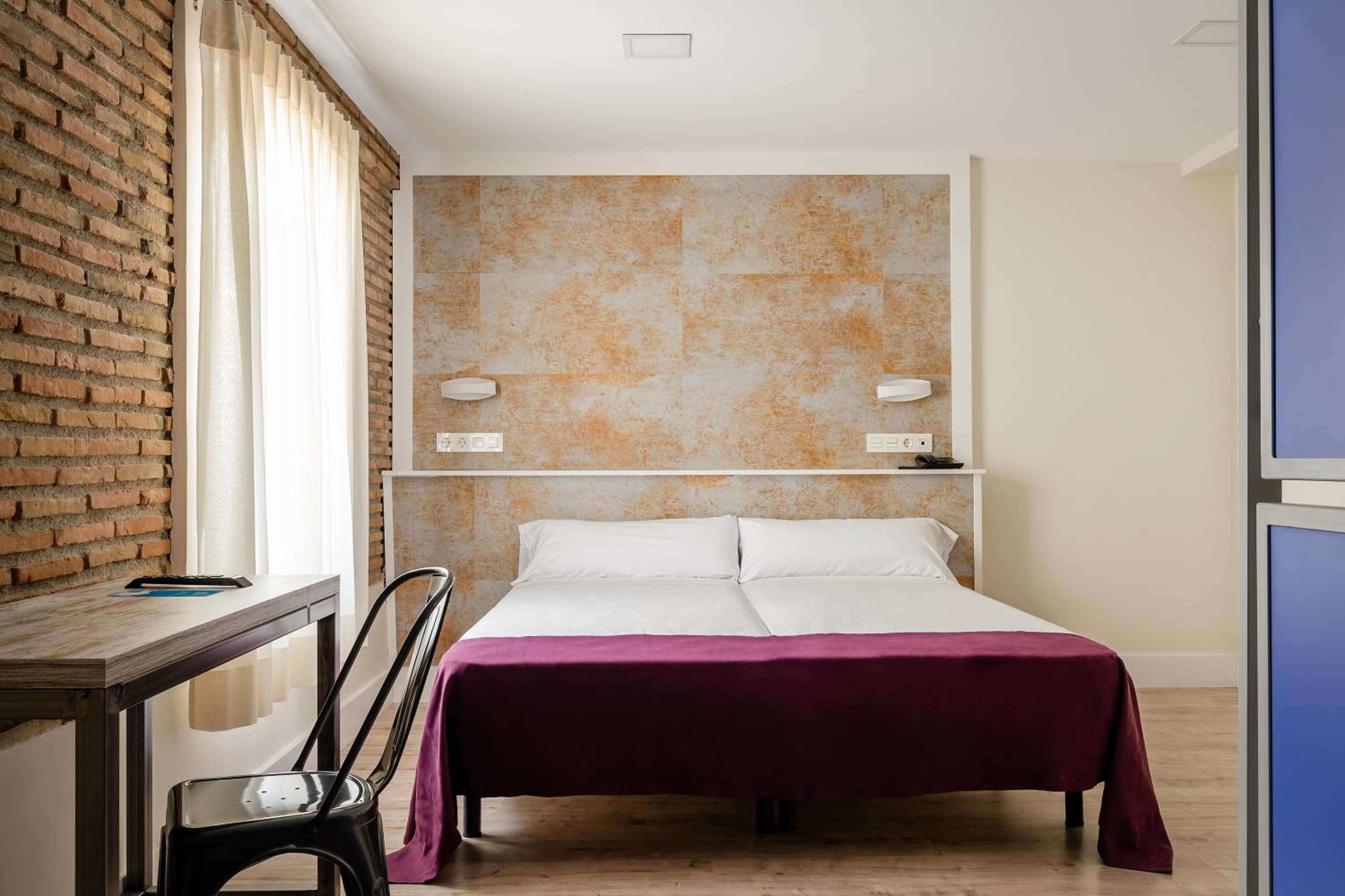 Triple Room - Photo 7