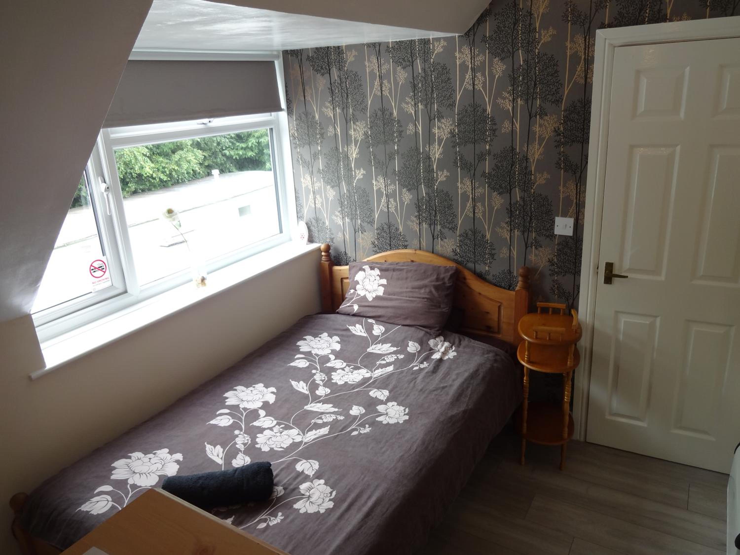 Budget Single Room photo 2
