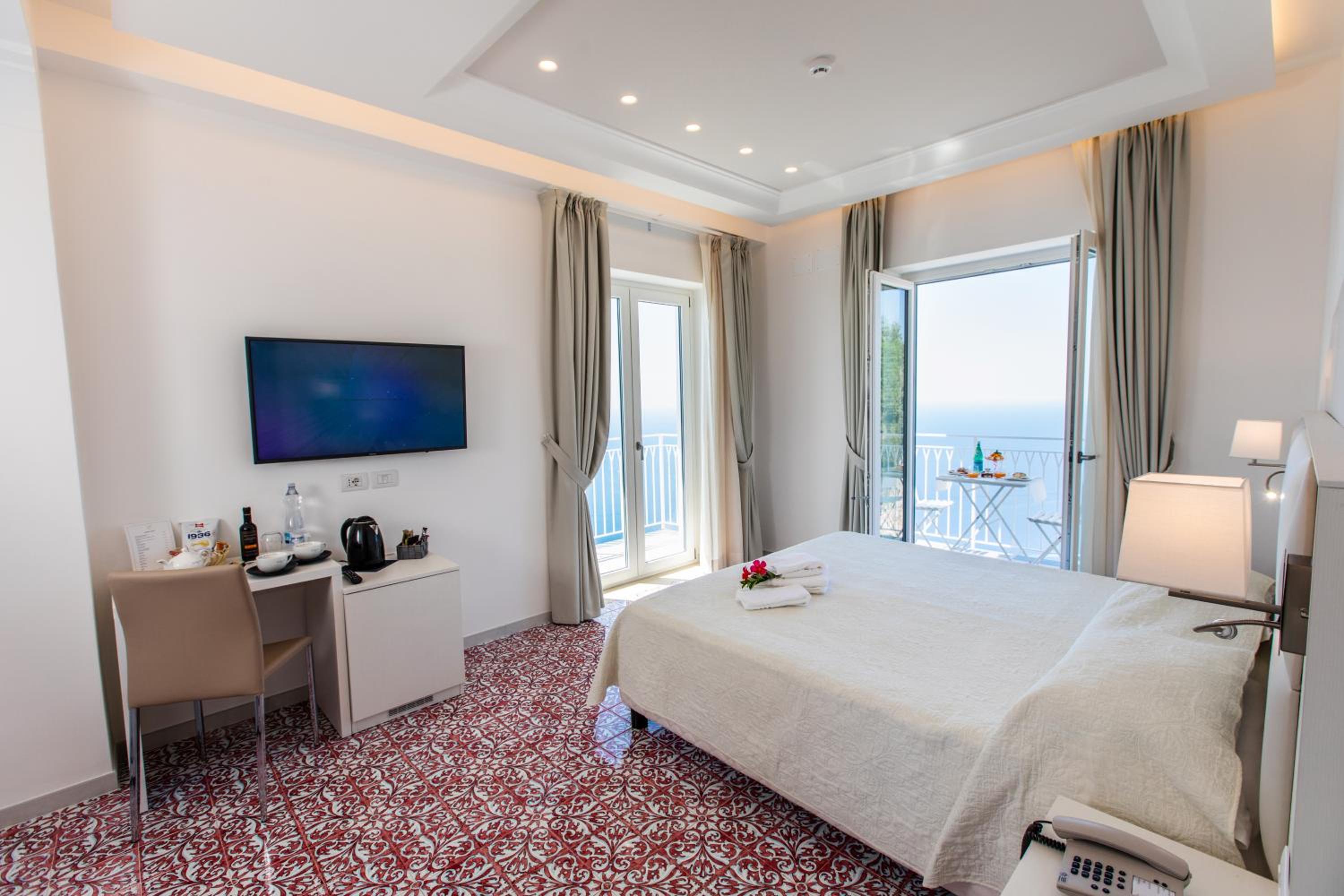 King Room with Spa Bath - Photo 1