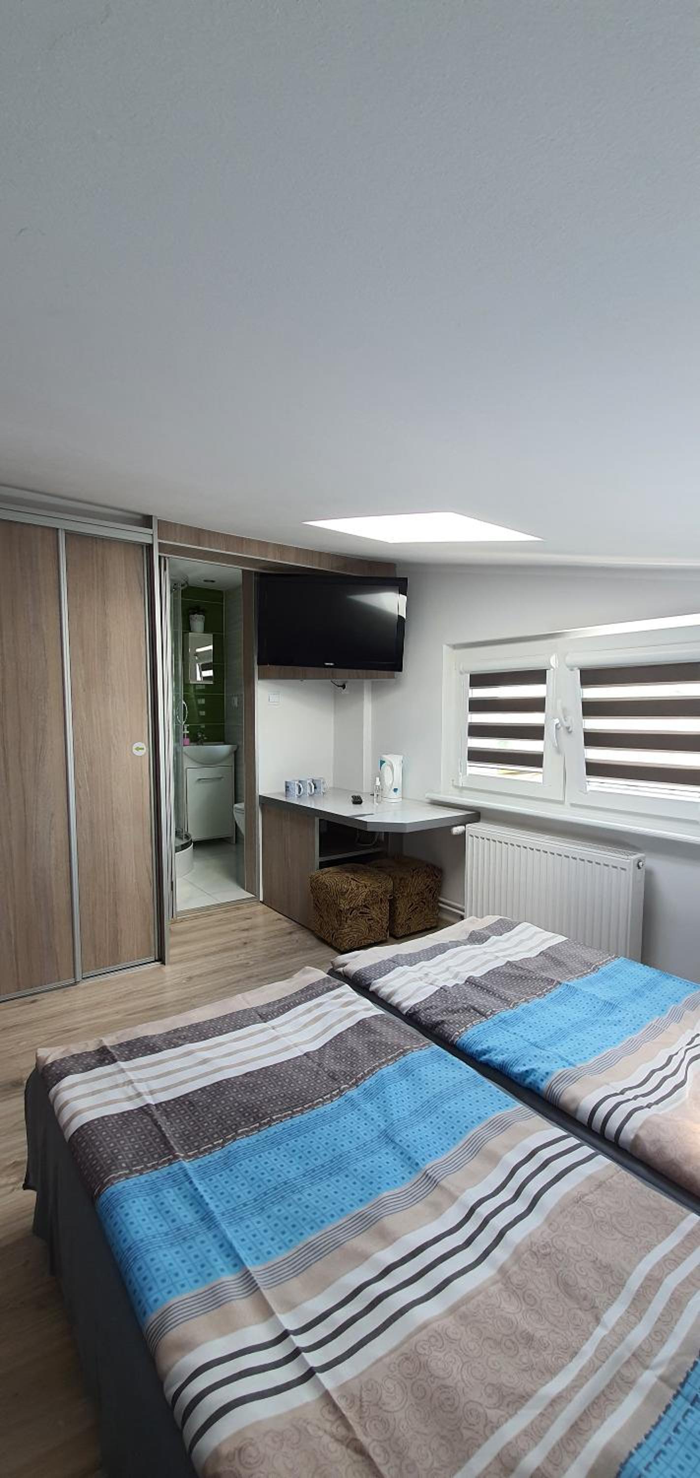 Triple Room with Private Bathroom photo 1