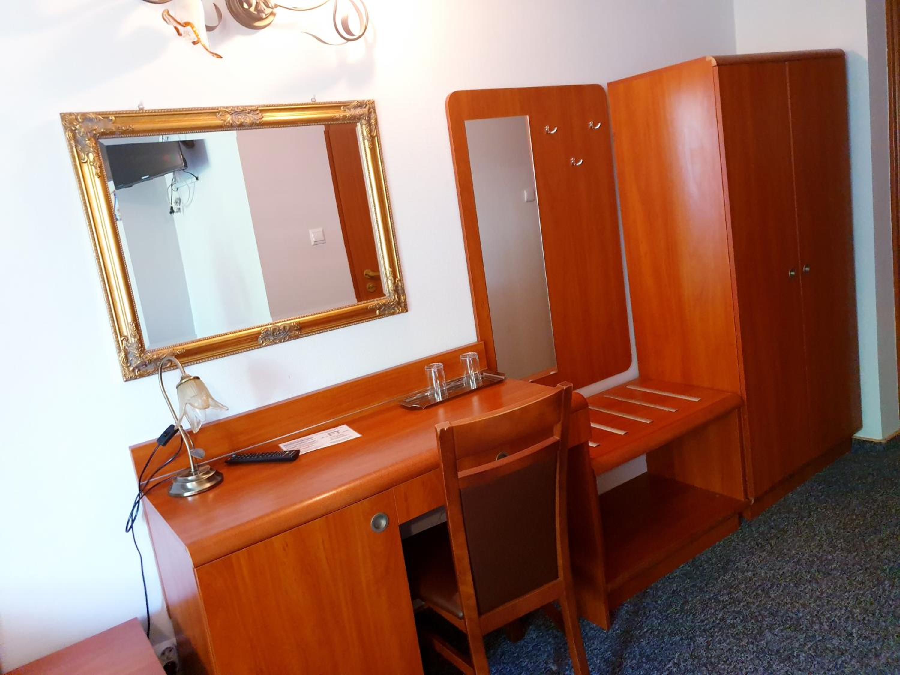 Double or Twin Room - Photo 2