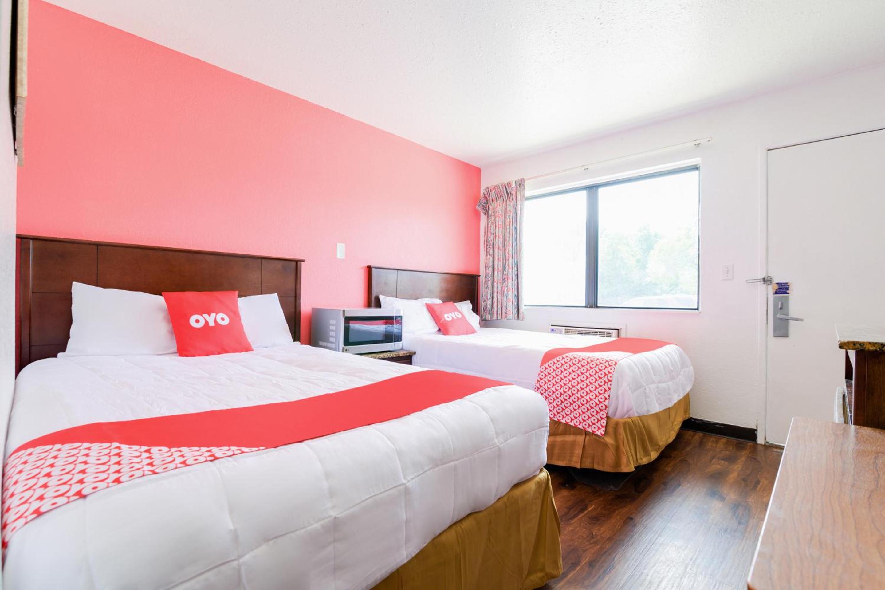 Double Room with Two Double Beds photo 2