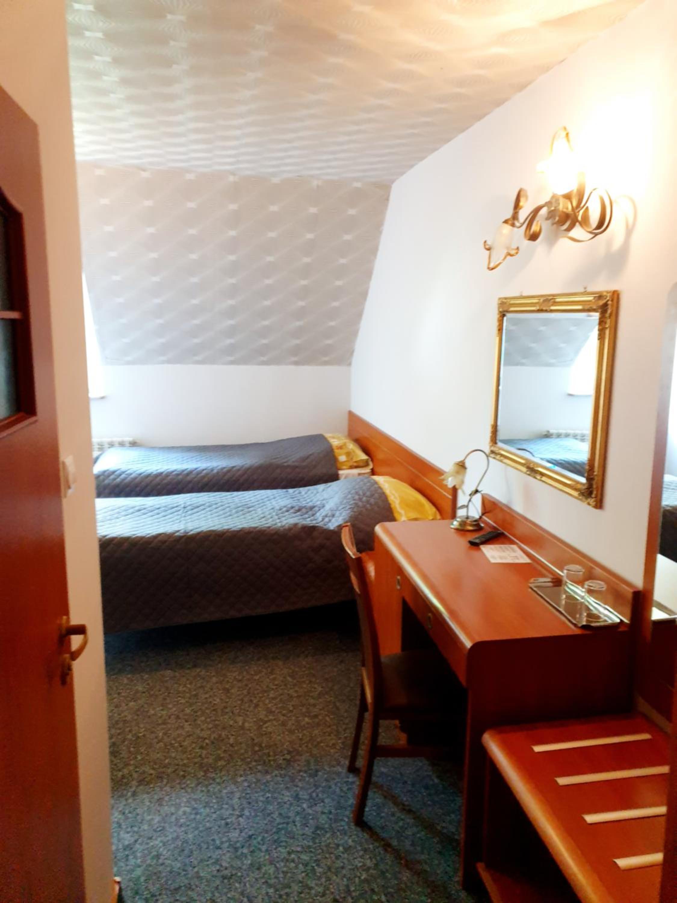 Double or Twin Room - Photo 16