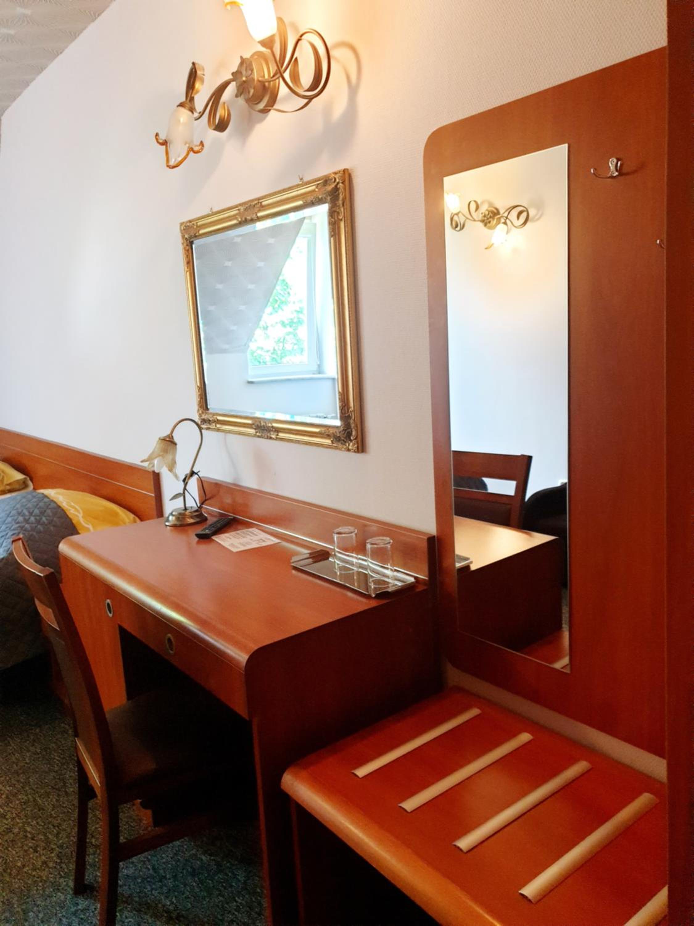 Double or Twin Room - Photo 15