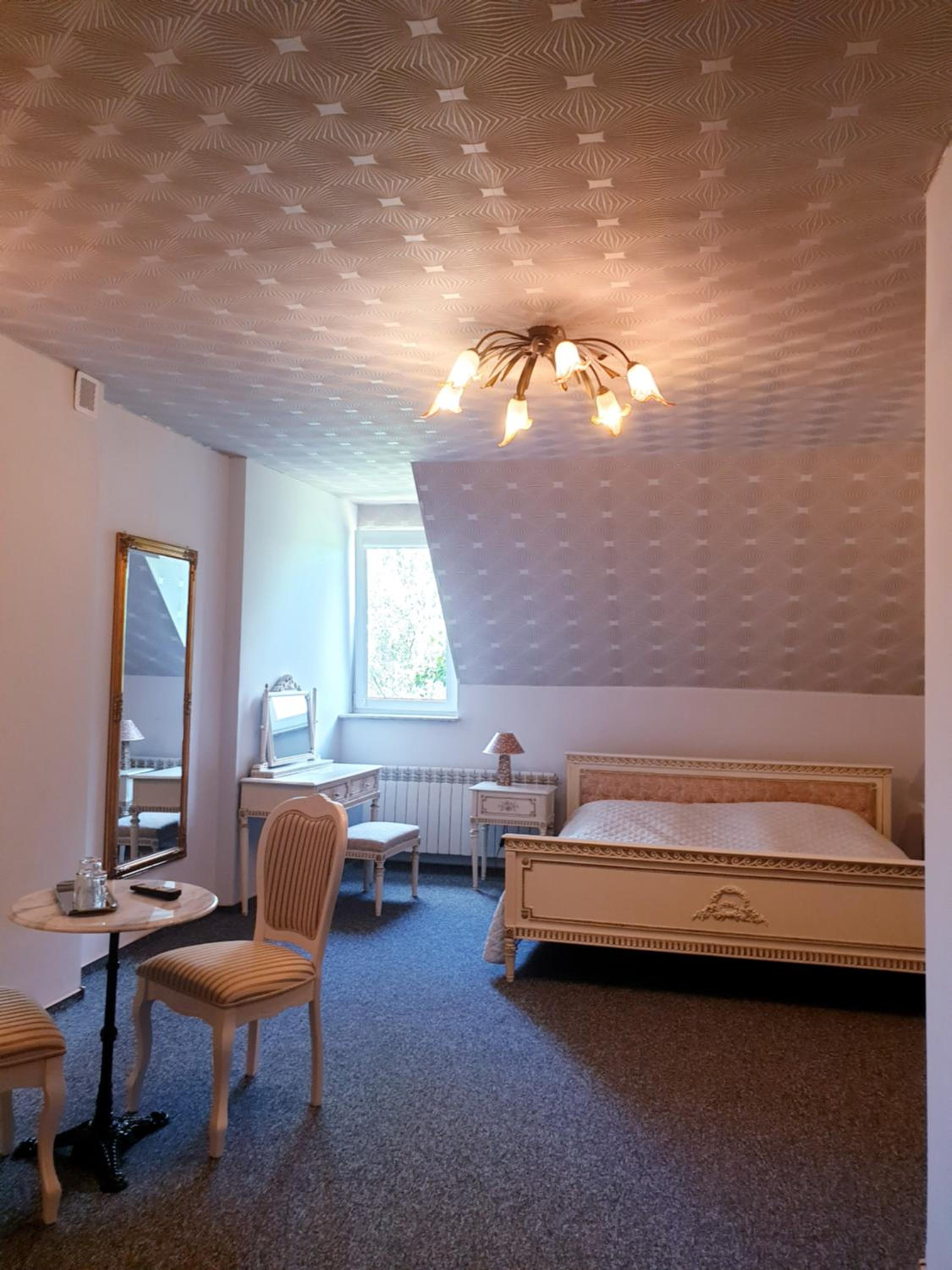 Apartment - Photo 1