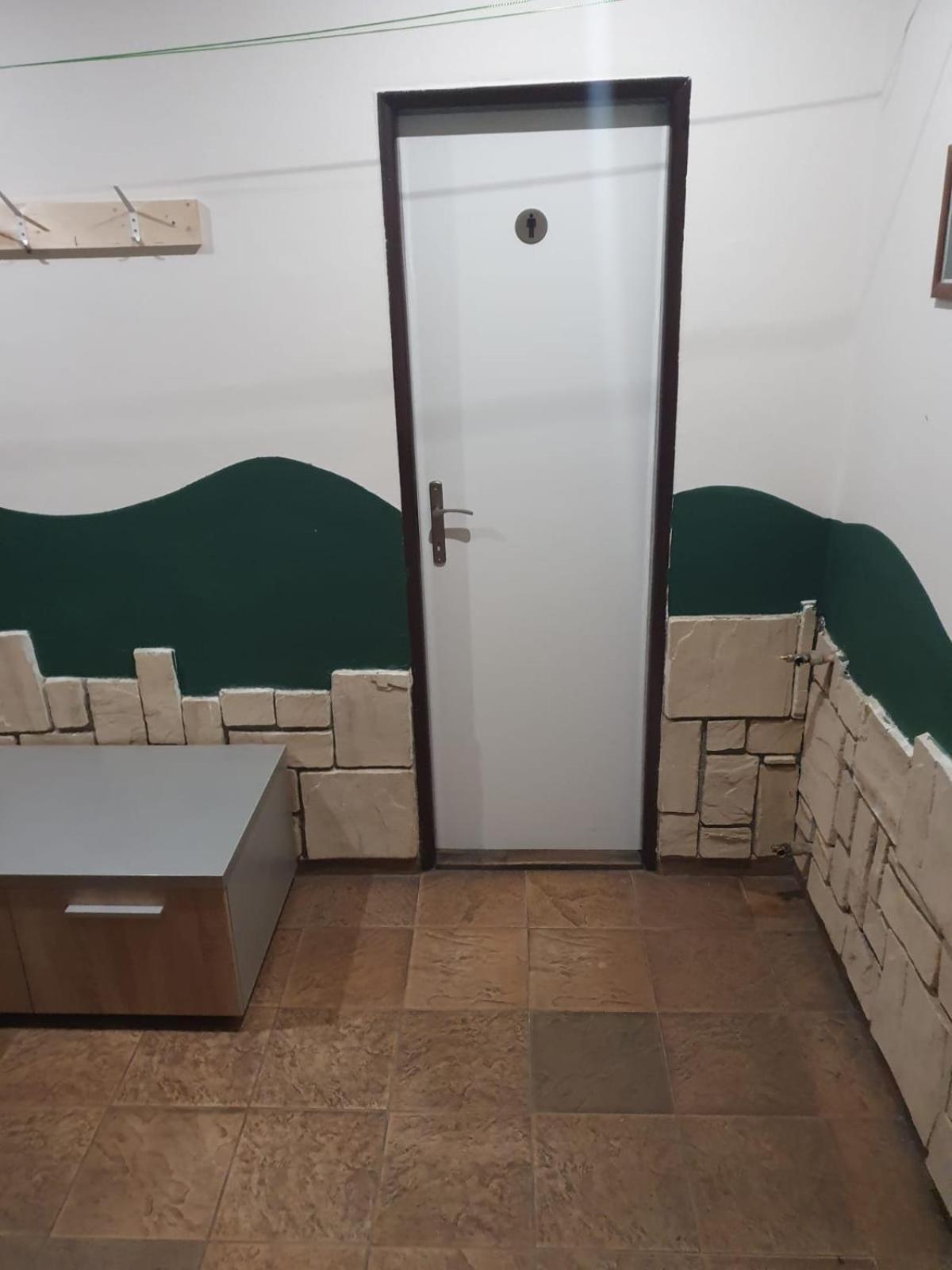 Apartment with Terrace - Photo 6