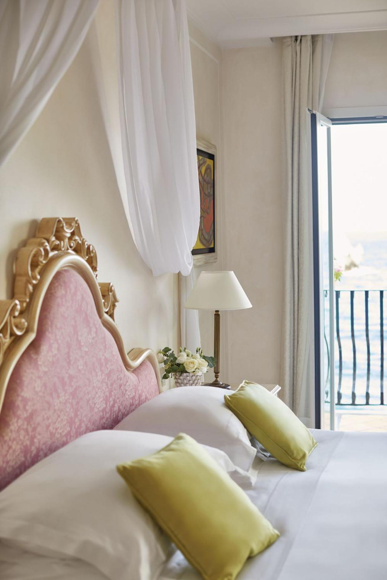 Superior Junior Suite with Sea View and Balcony - Photo 6