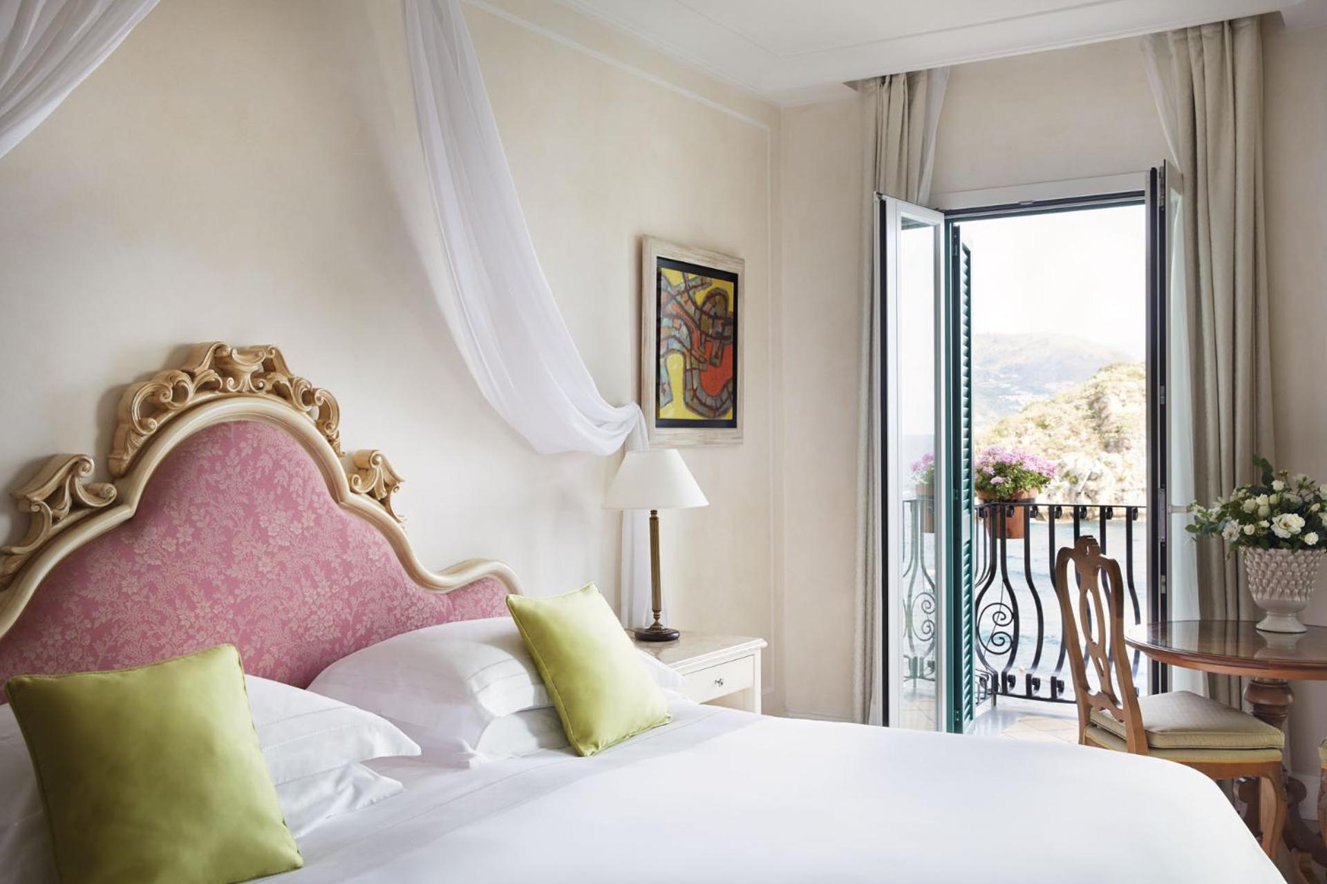 Superior Junior Suite with Sea View and Balcony - Photo 5