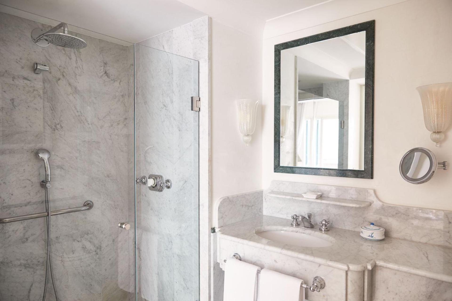 Superior Double or Twin Room - Photo 4