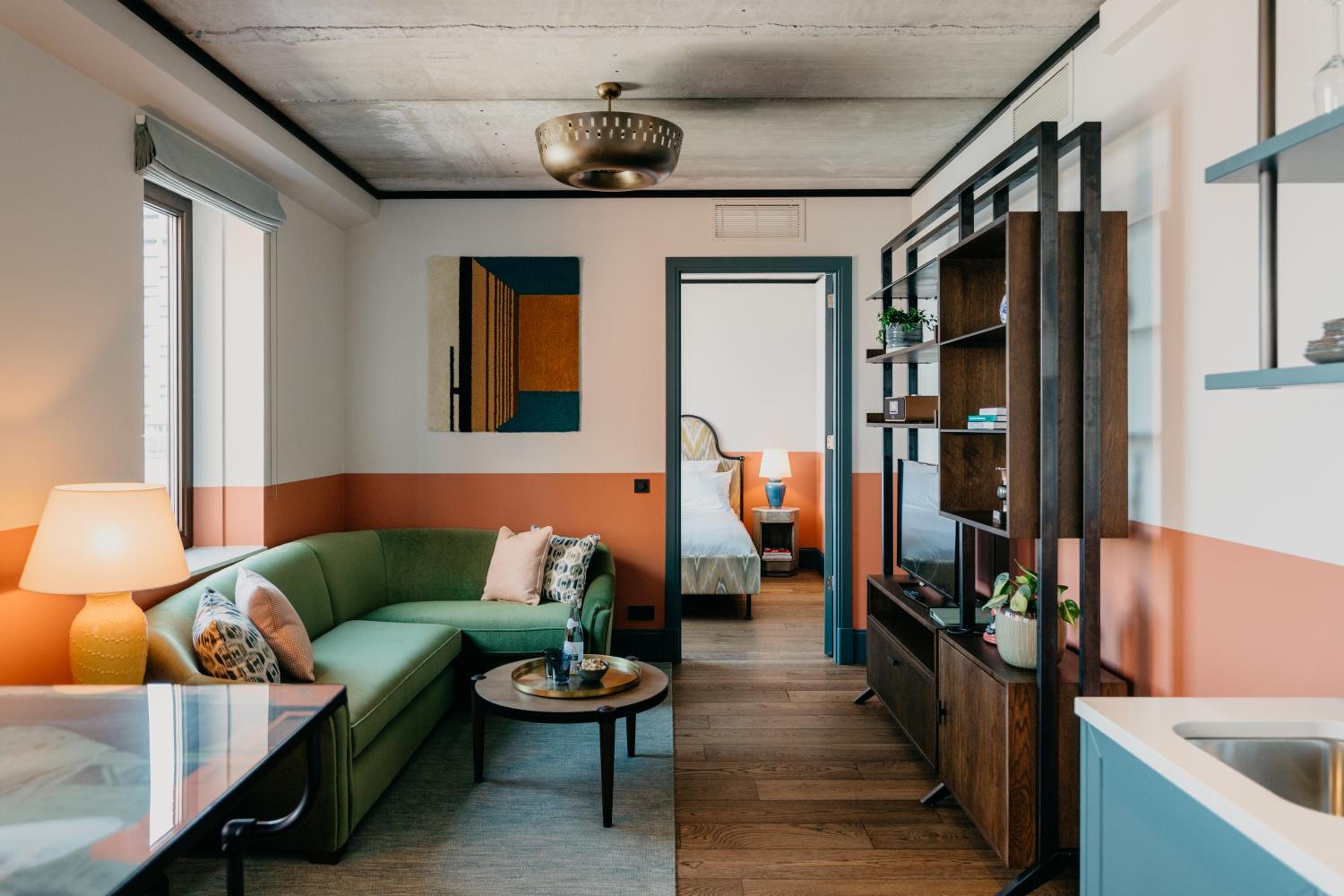 One-Bedroom Apartment thumbnail 6